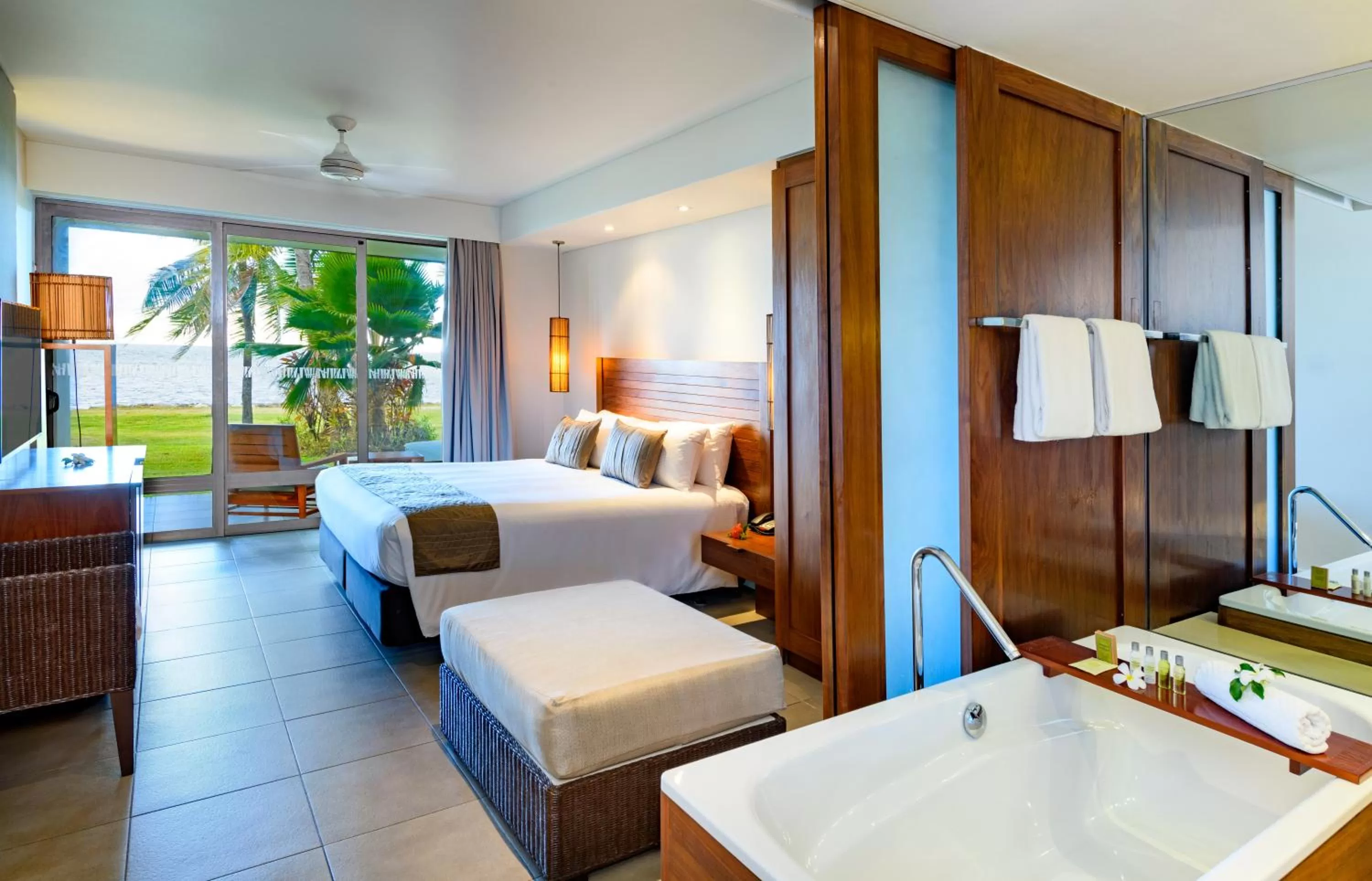 Bed in Hilton Fiji Beach Resort and Spa