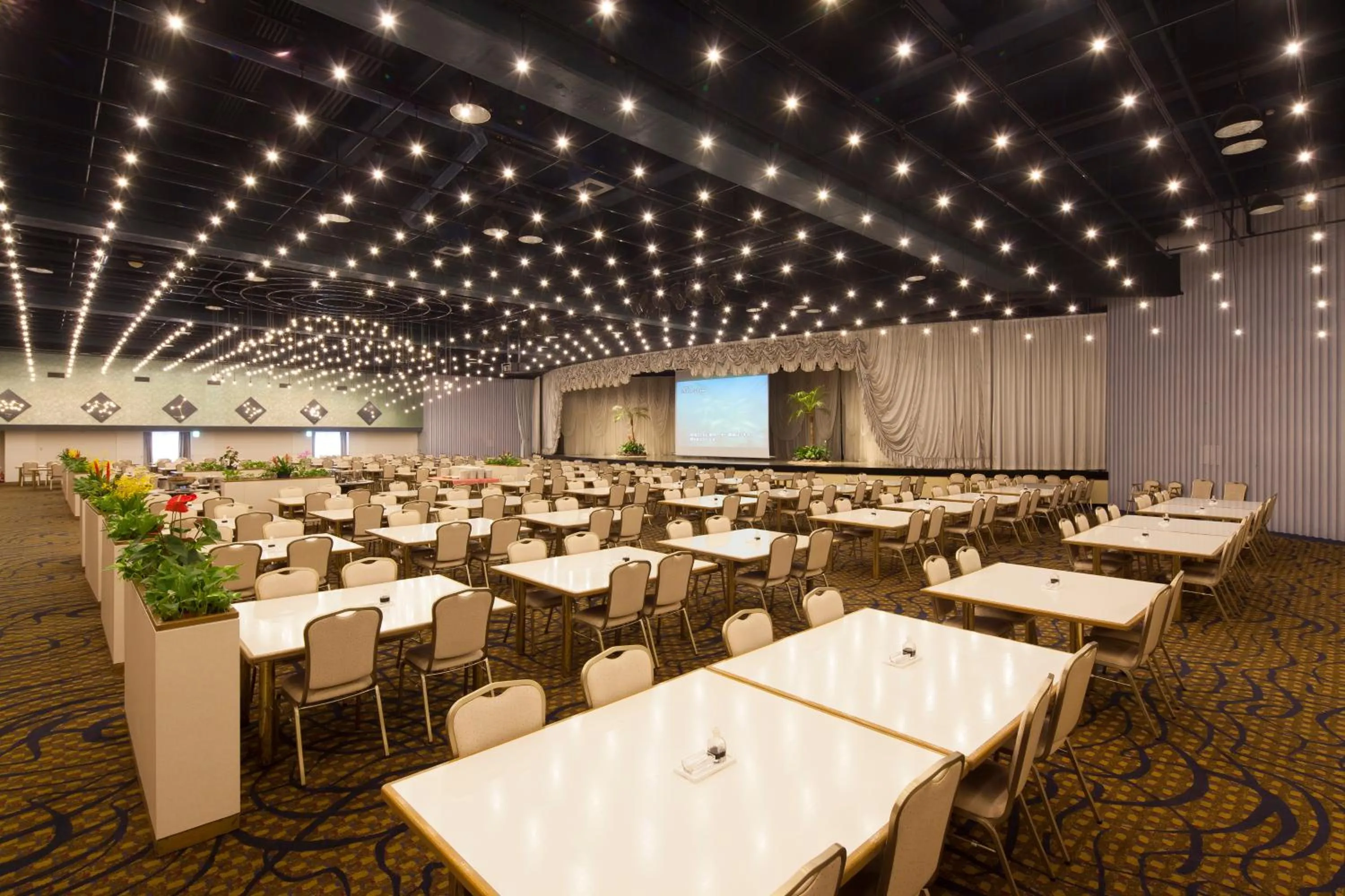 Restaurant/places to eat in Hotel Izukyu