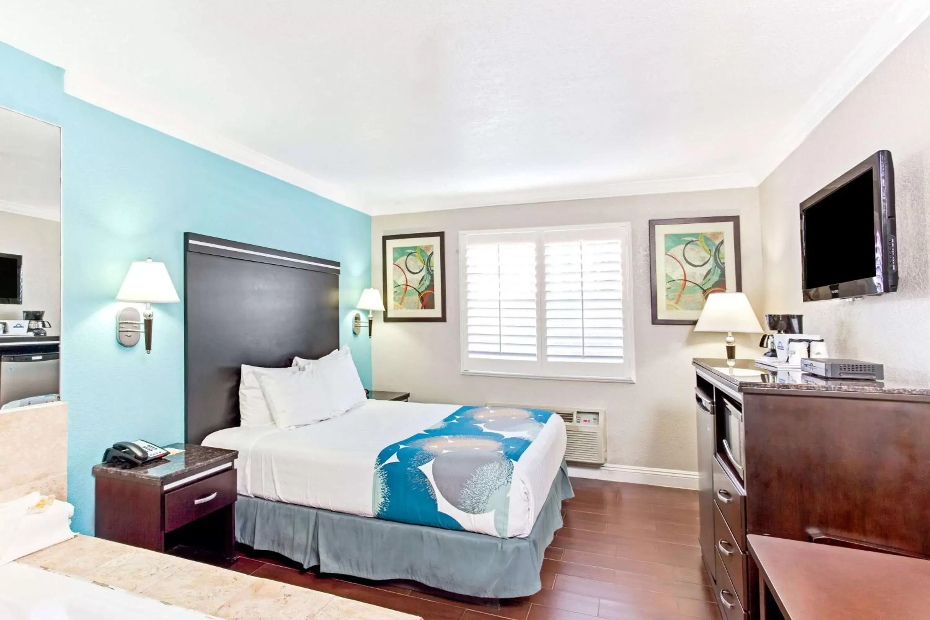 Cabana Inn & Suites Cabana Inn & Suites