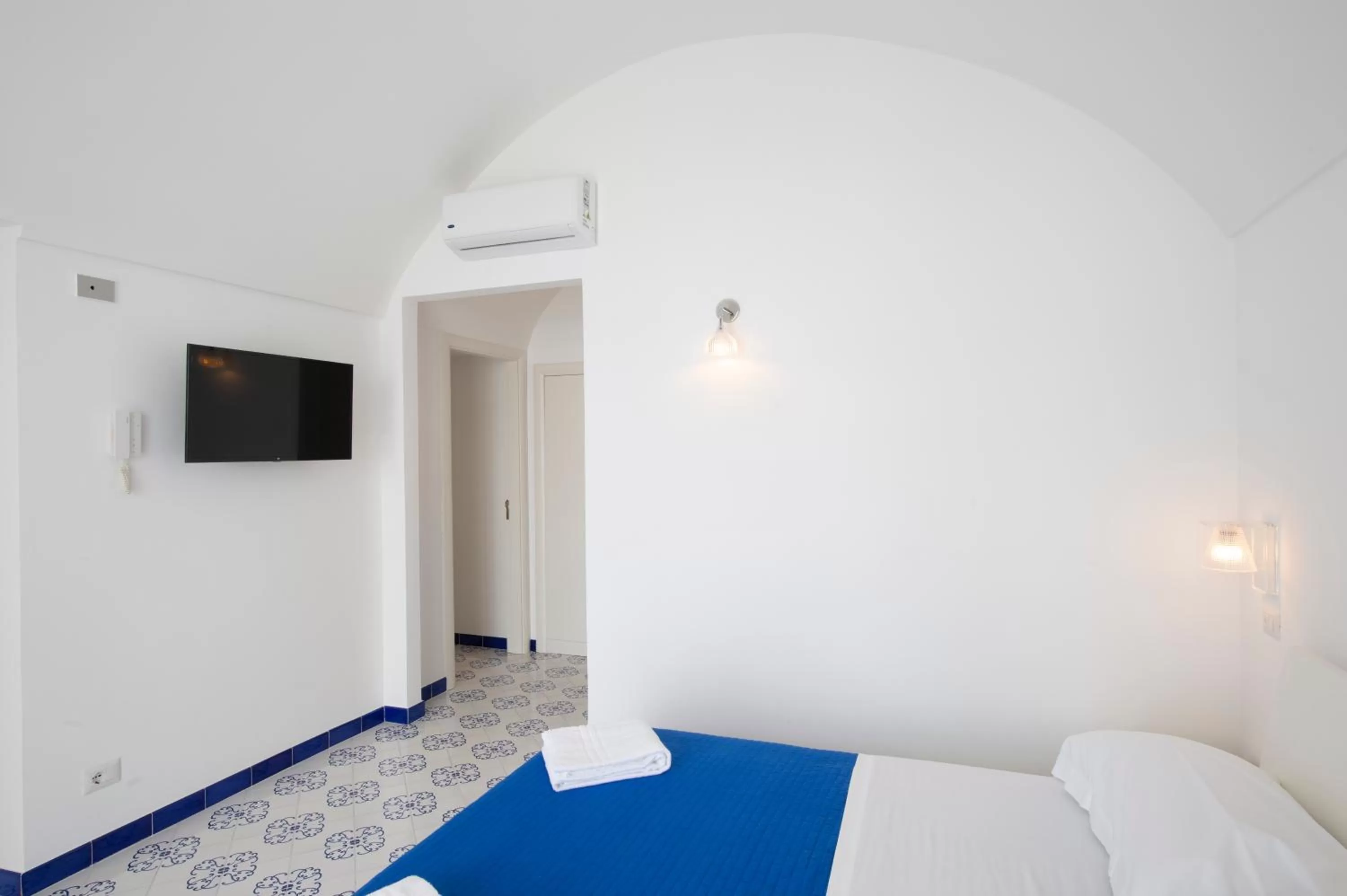 Bedroom, Bed in Villa Foglia Amalfi