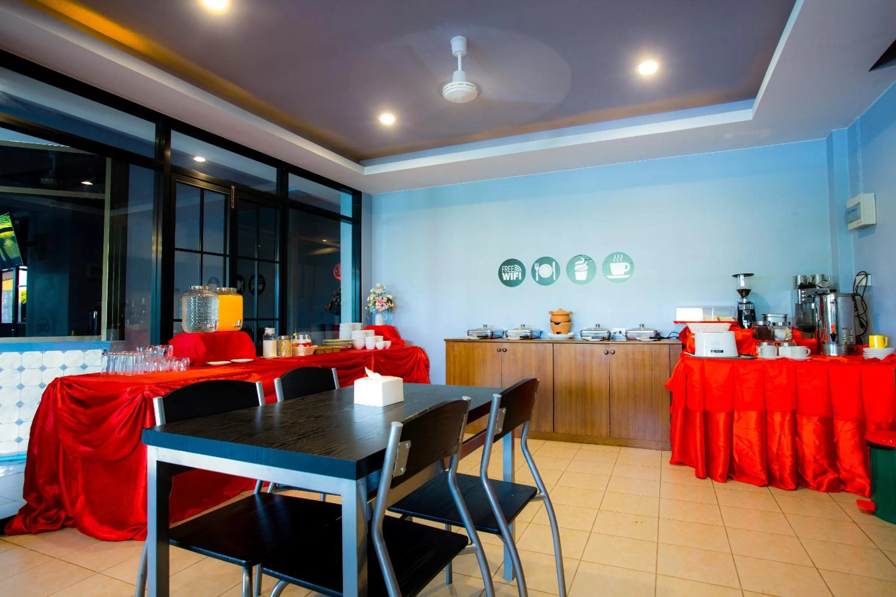 Restaurant/Places to Eat in KhaoLak Benzotel