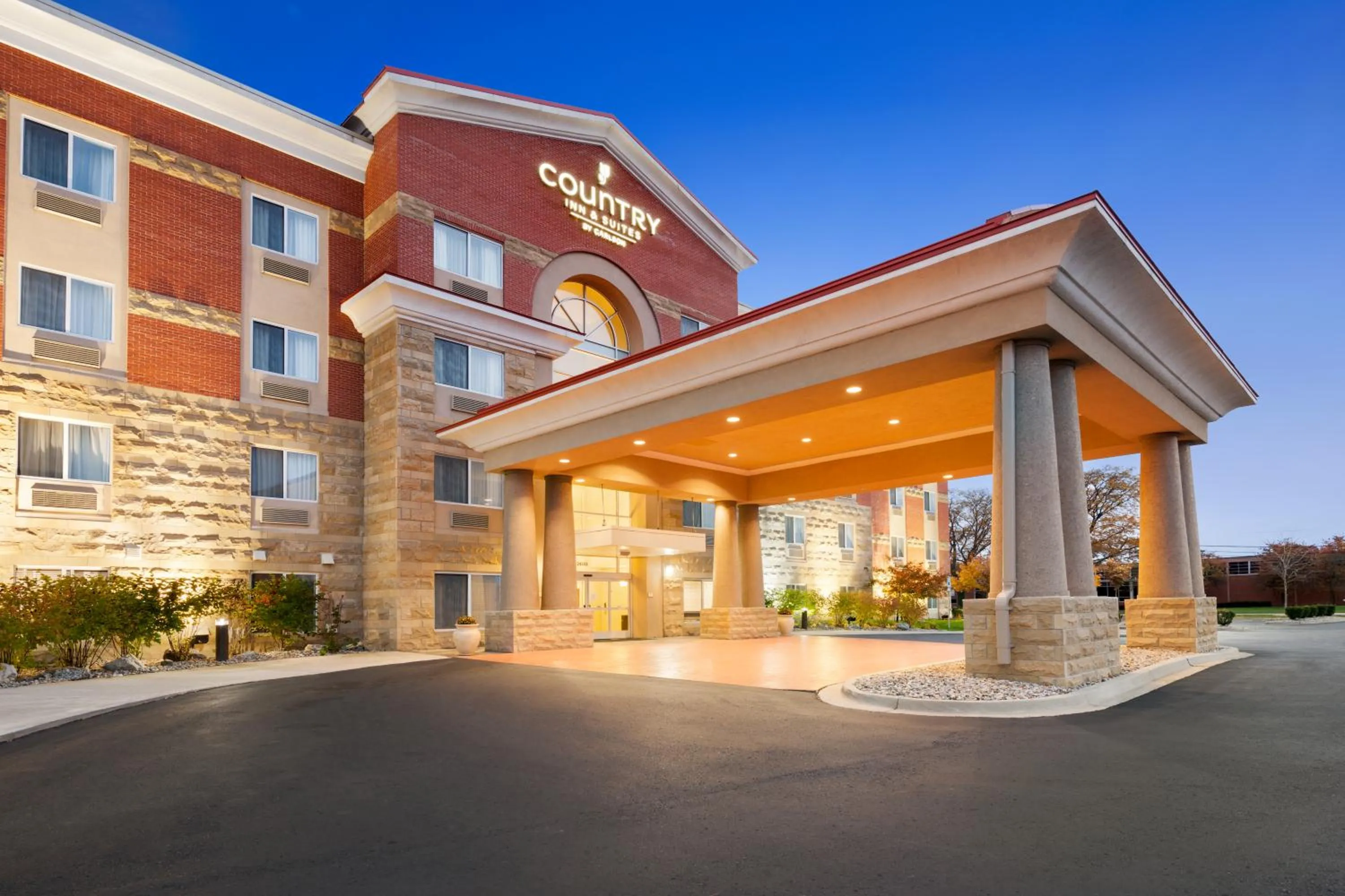 Property building in Country Inn & Suites by Radisson, Dearborn, MI