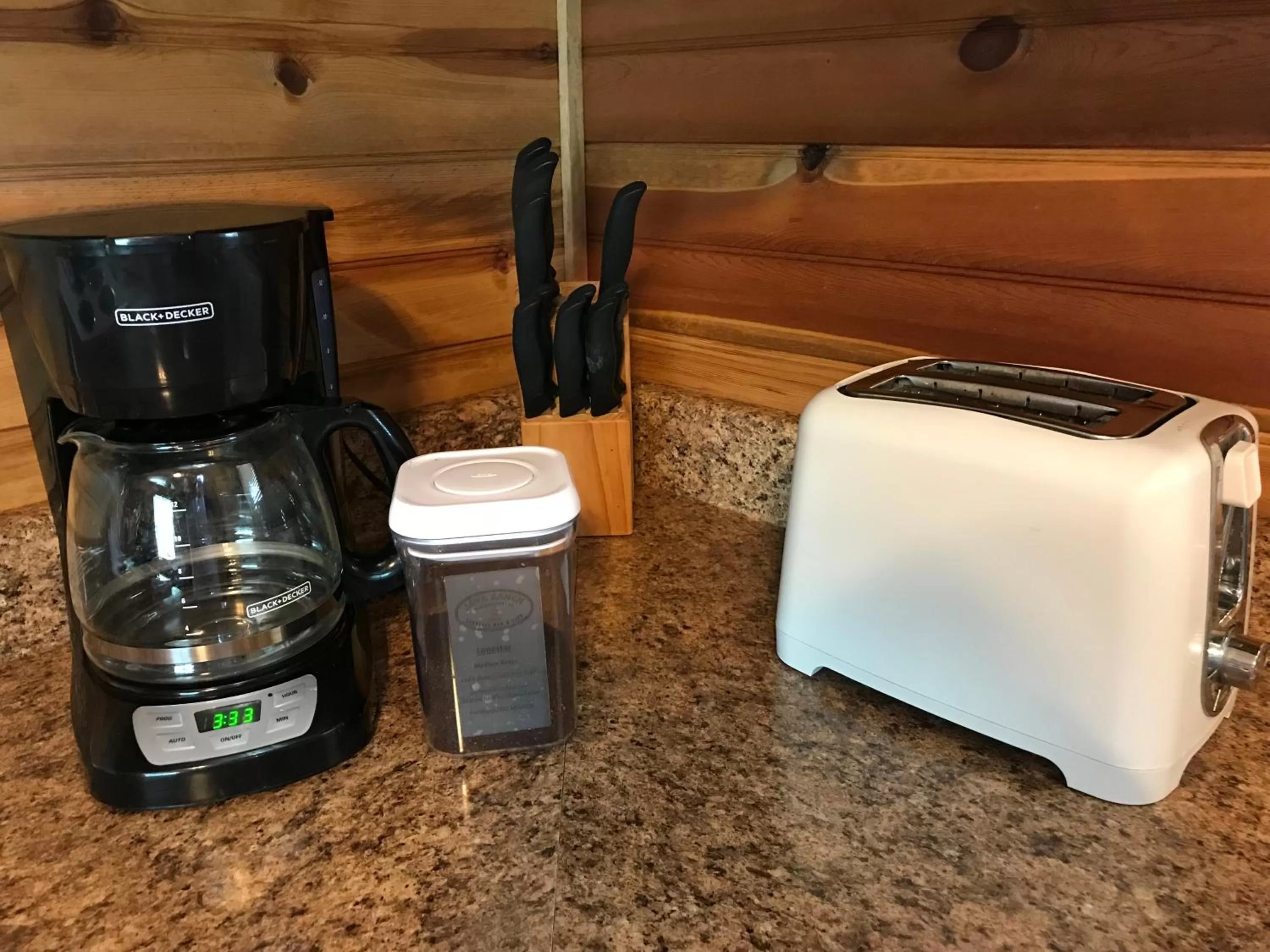 Coffee/tea facilities in Walnut Canyon Cabins