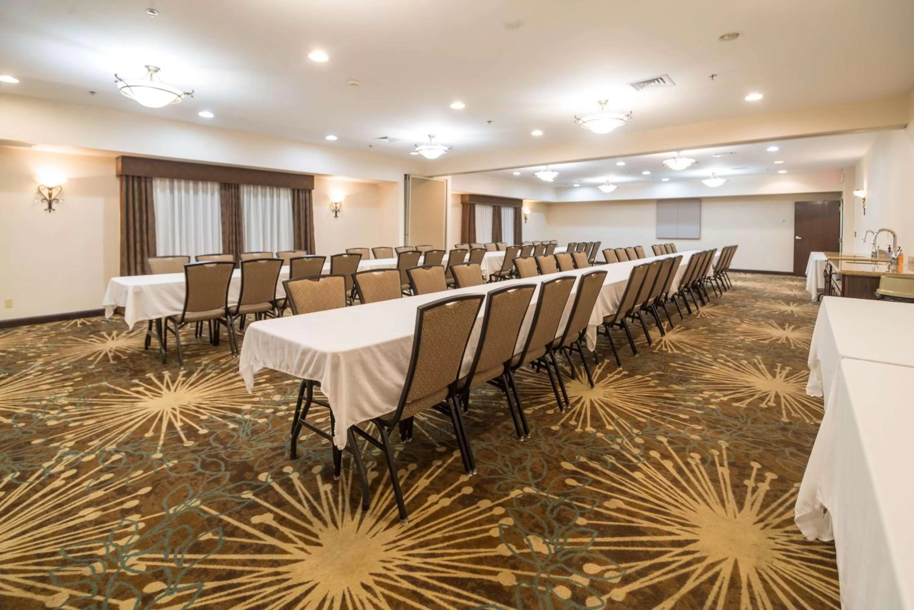 Meeting/conference room in Hampton Inn Tiffin