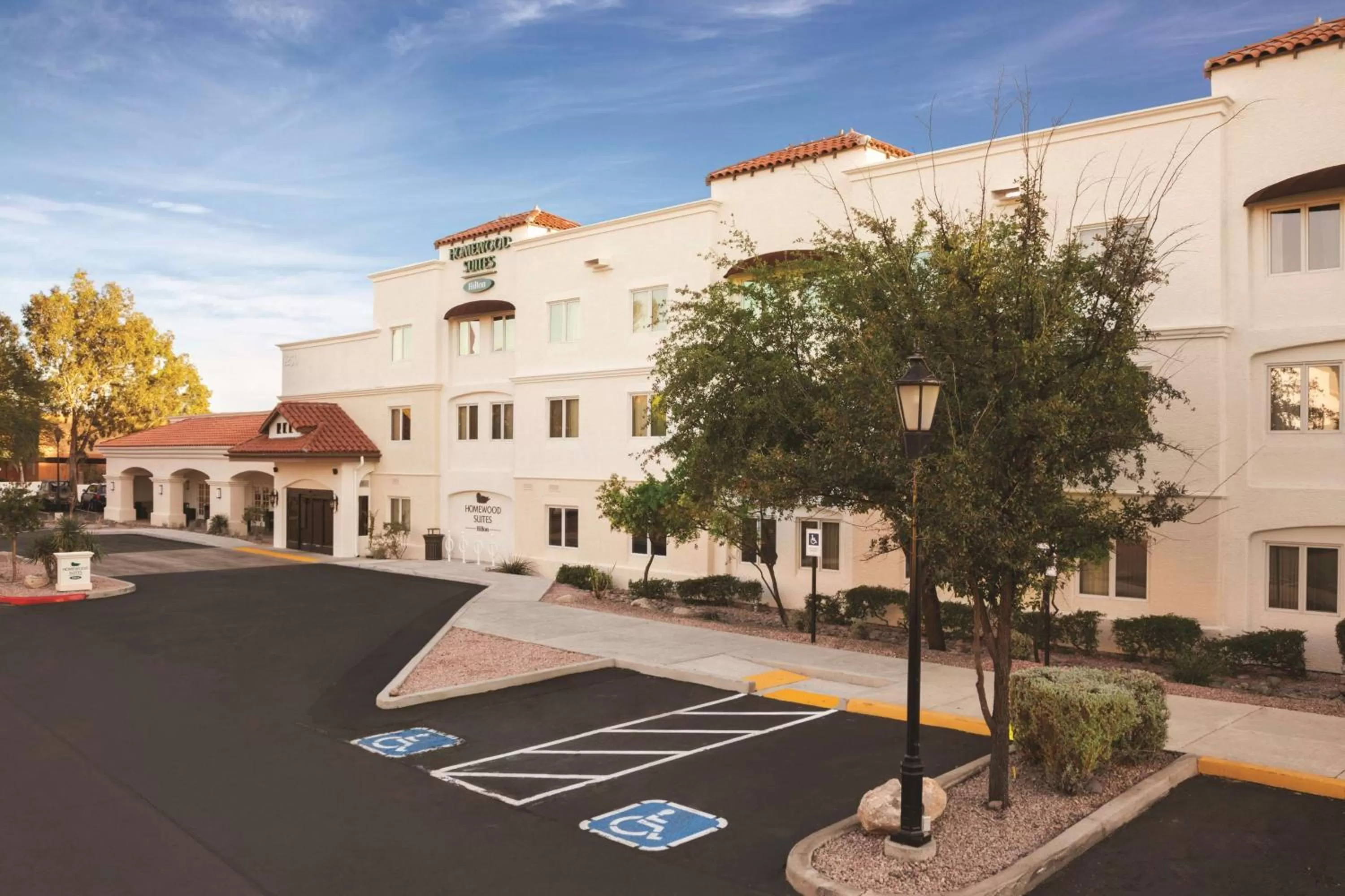 Property building in Homewood Suites Tucson St. Philip's Plaza University