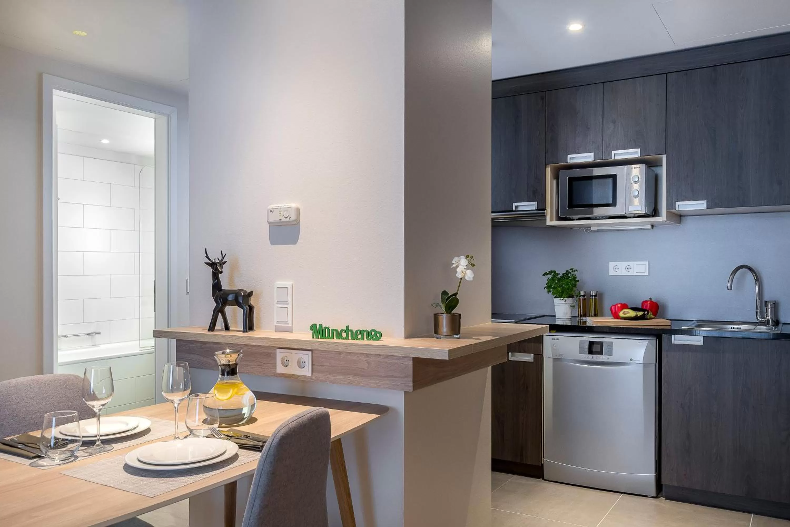 Kitchen or kitchenette in Citadines Arnulfpark Munich