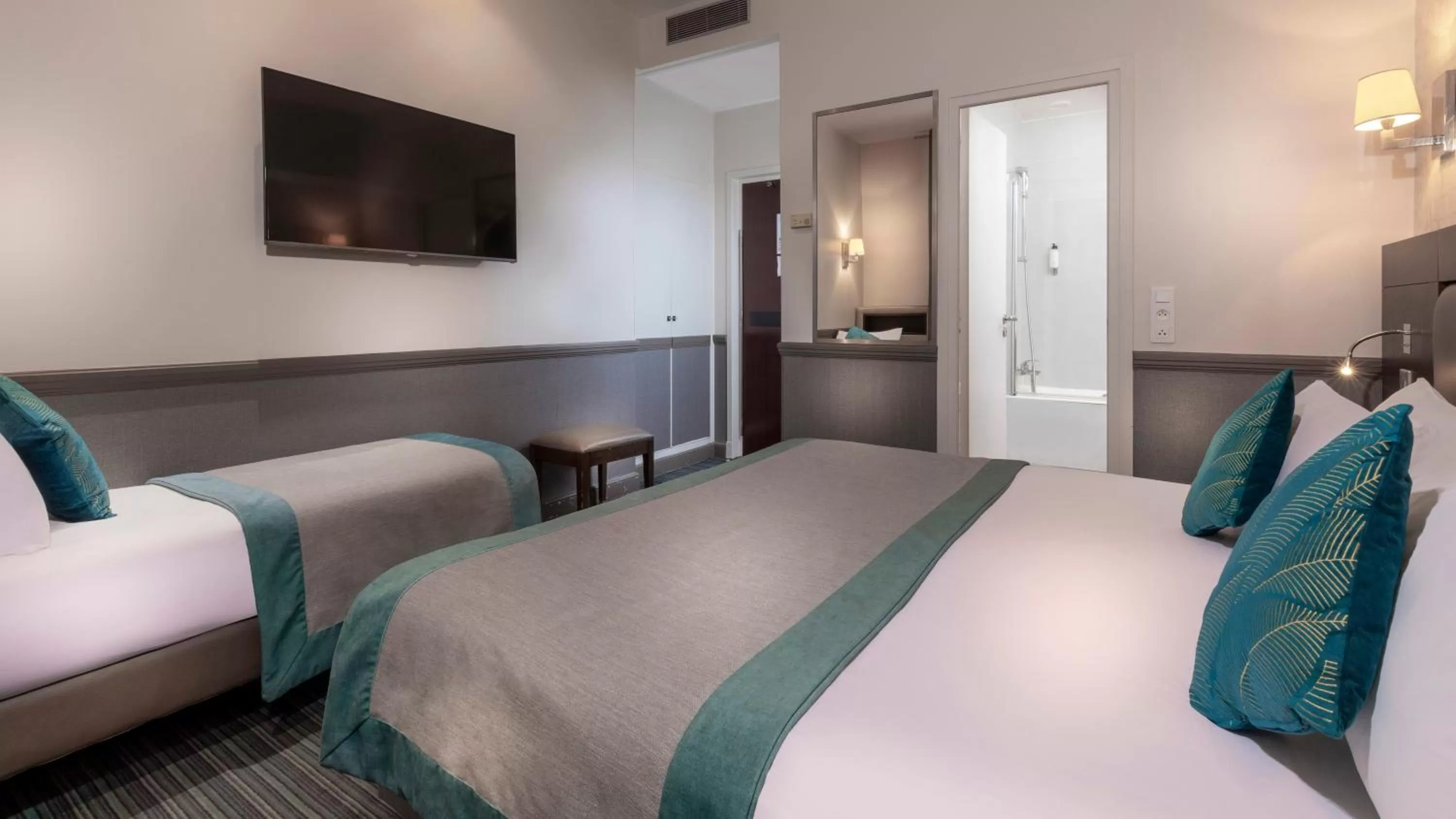 Bed in Elysées Ceramic