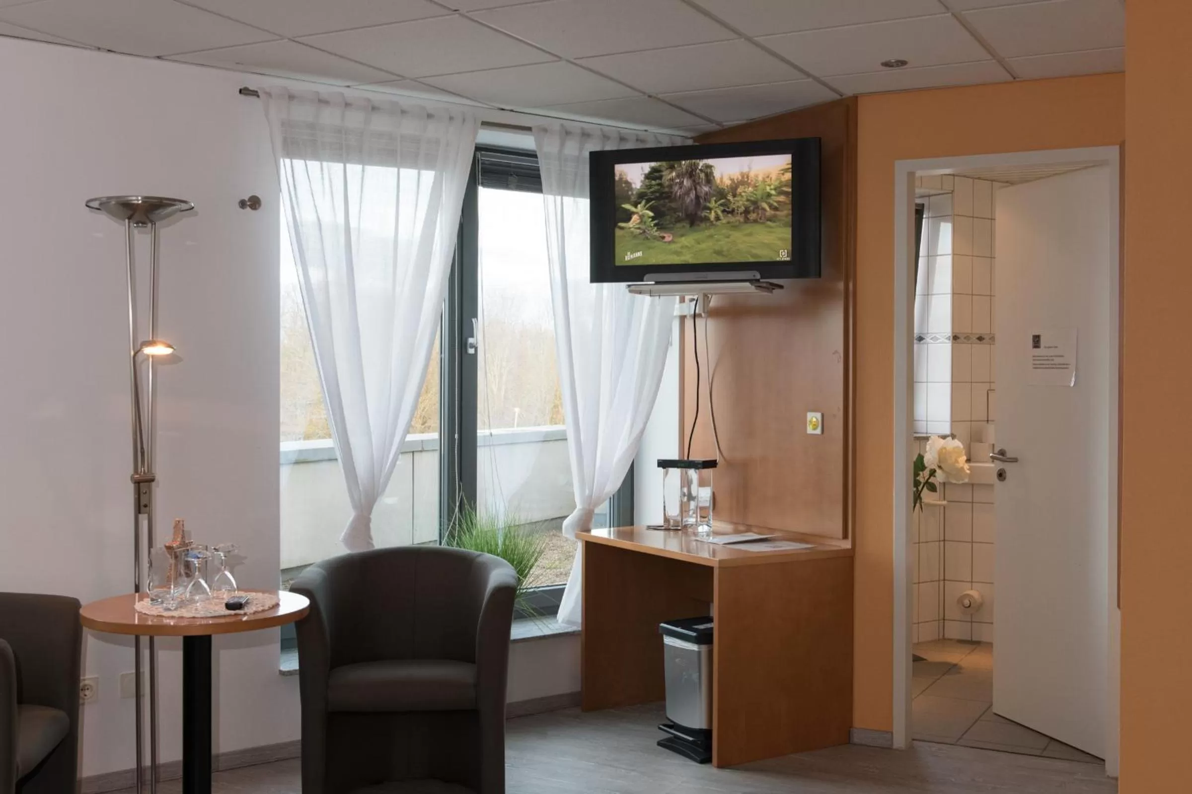 Seating area, Bathroom in An der A 30 UG