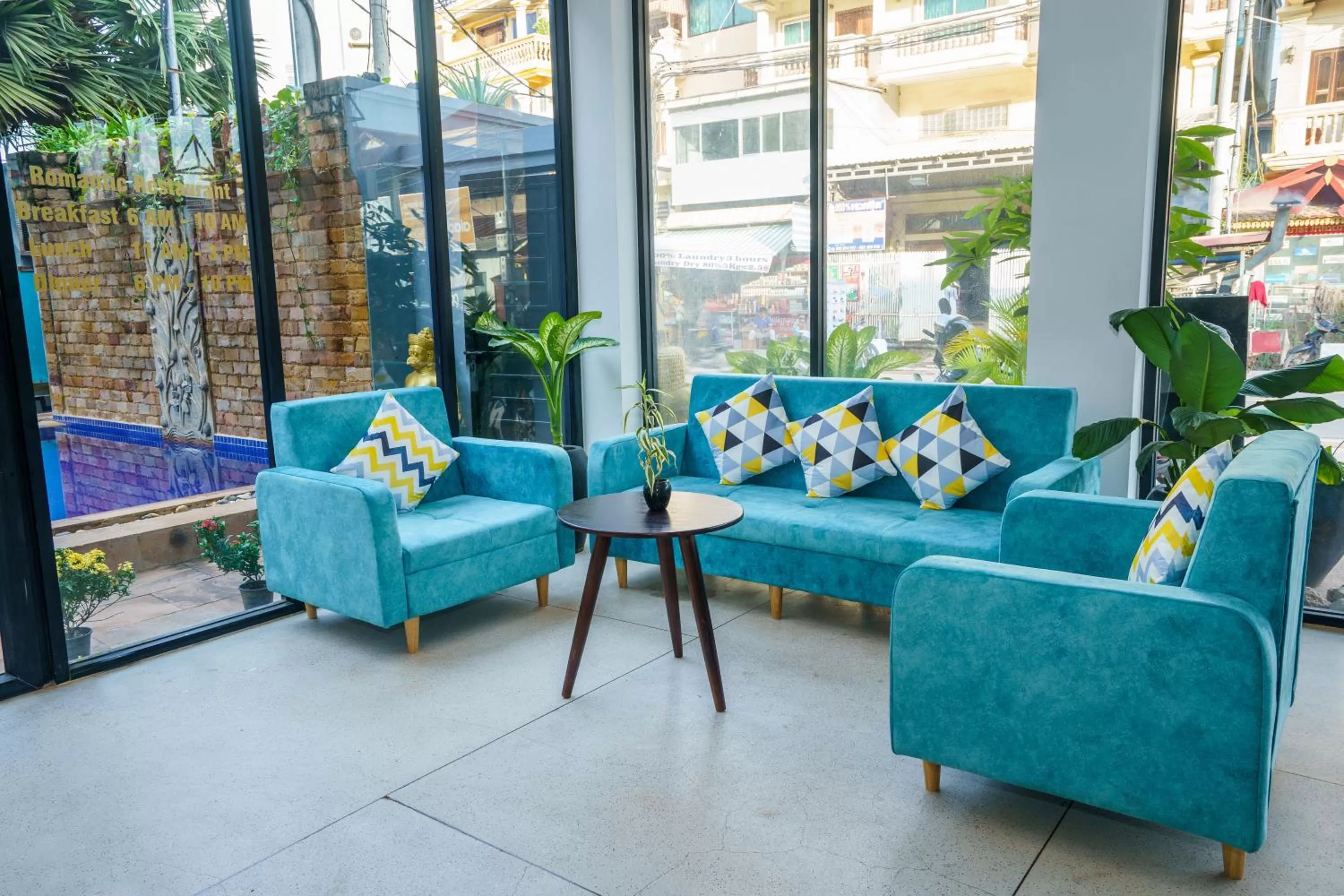 Lounge or bar in The Rabbit Hole Hotel & SPA