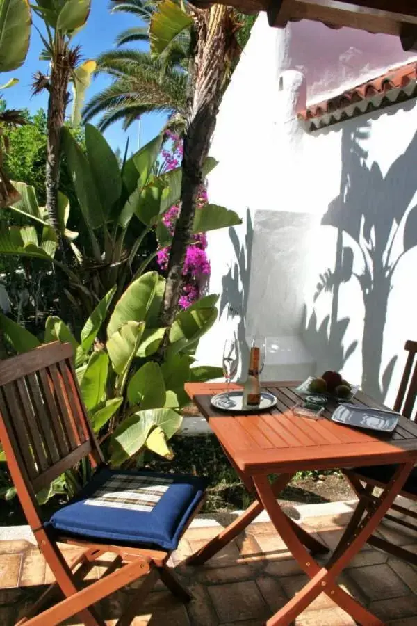 Deluxe Double Room in Birdcage Gay Men Resort and Lifestyle Hotel Deluxe Double Room in Birdcage Gay Men Resort and Lifestyle Hotel