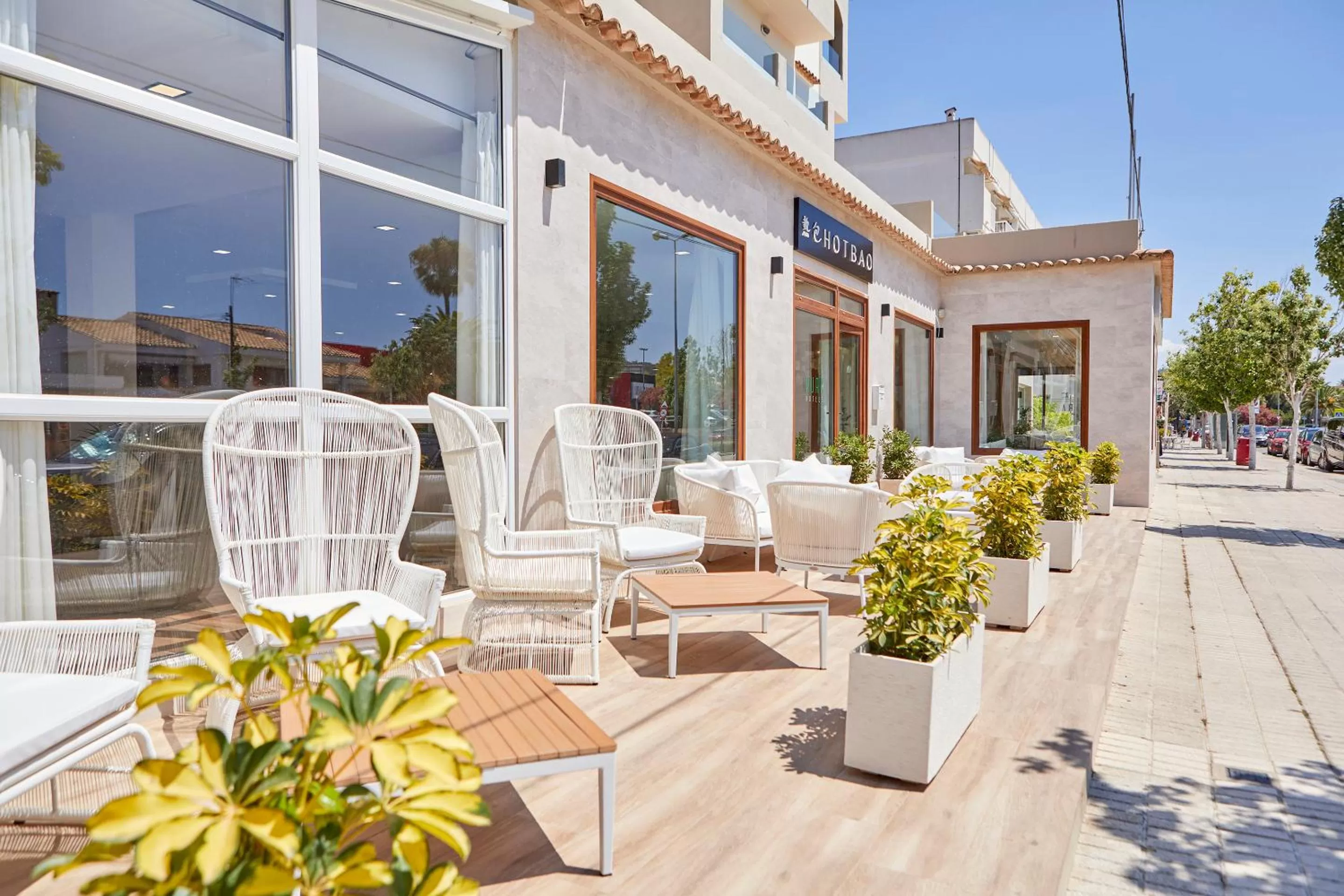 Facade/entrance in Nura Santa Ponsa & Spa