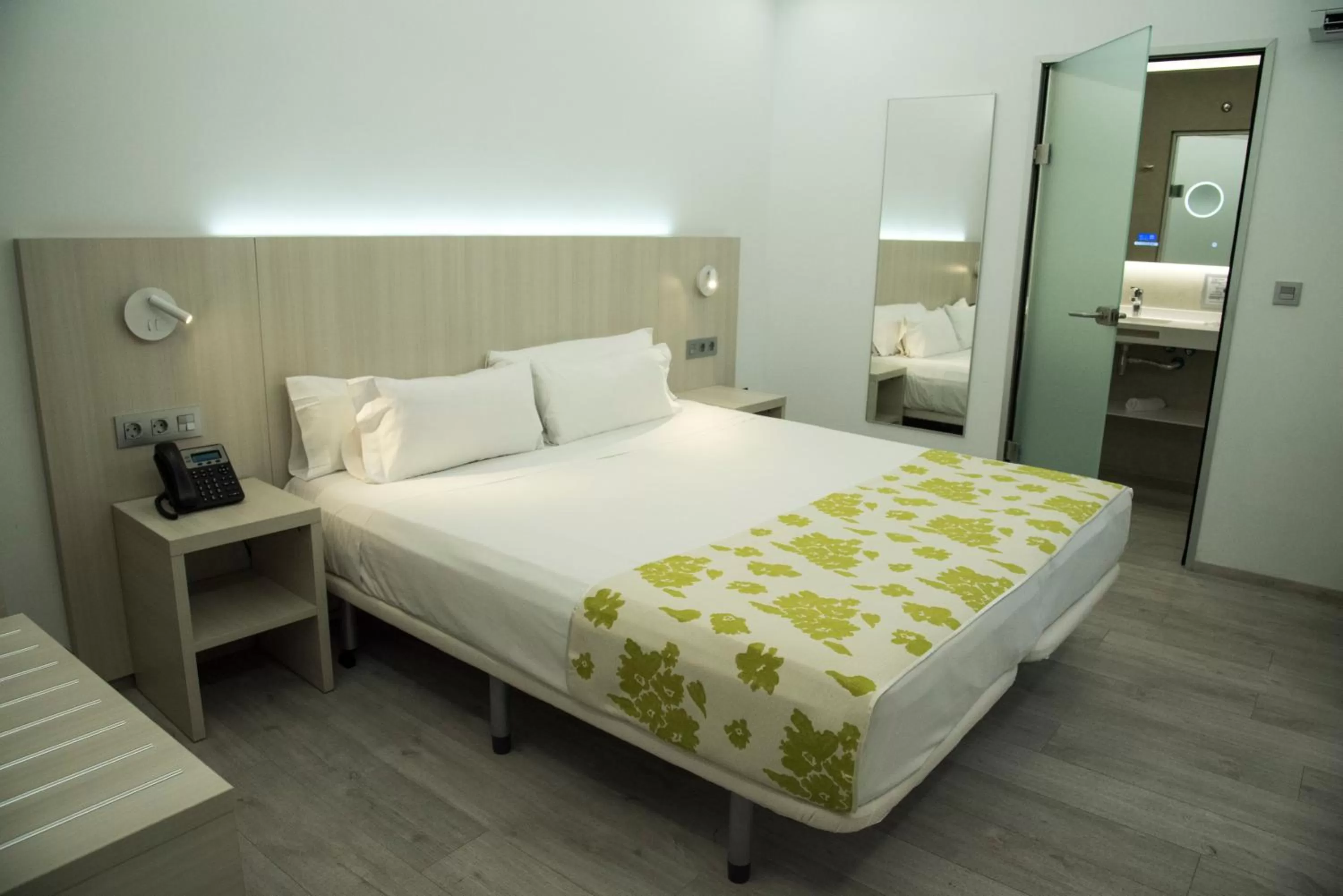Bed in Rambla Alicante