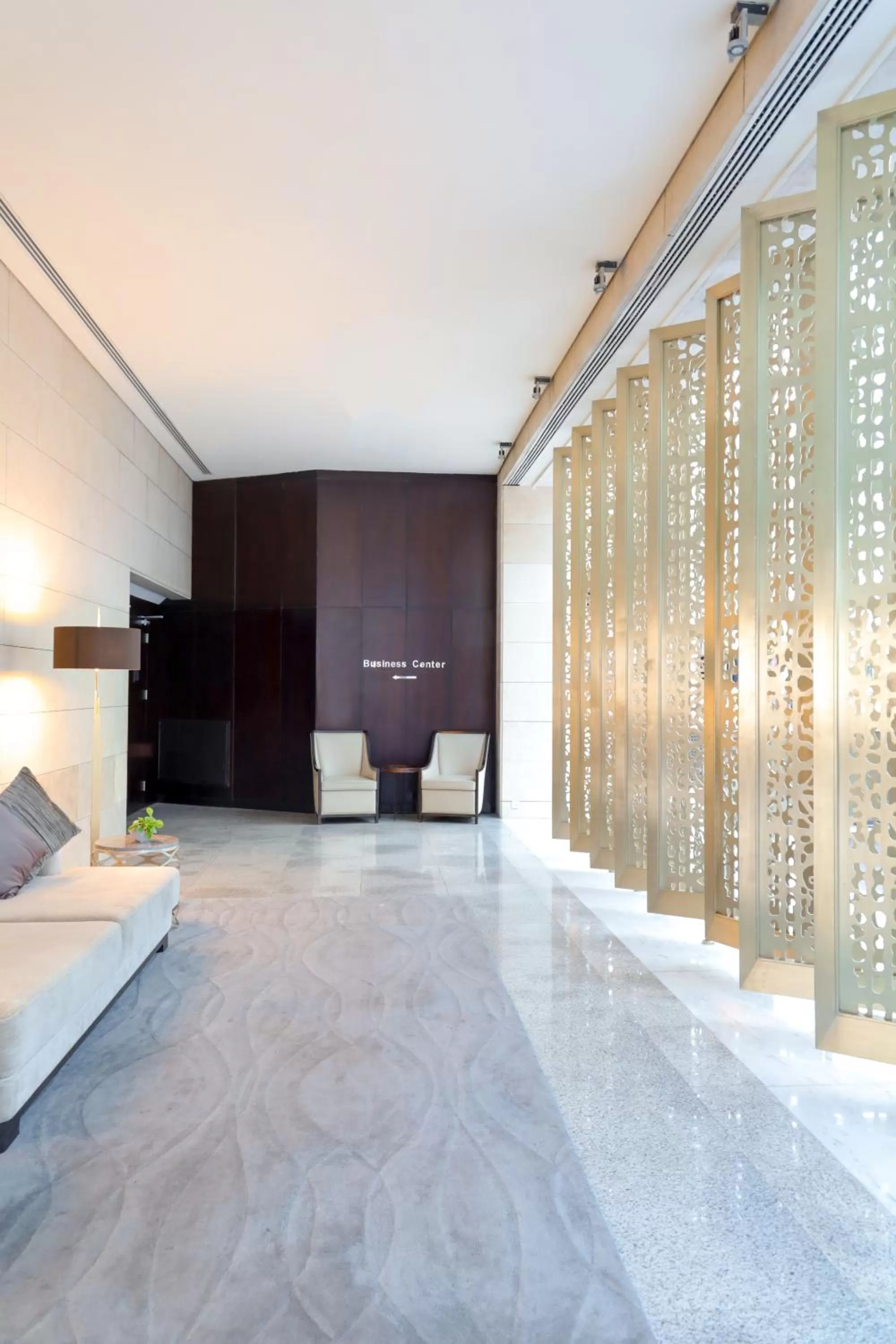 Lobby or reception in Signia by Hilton