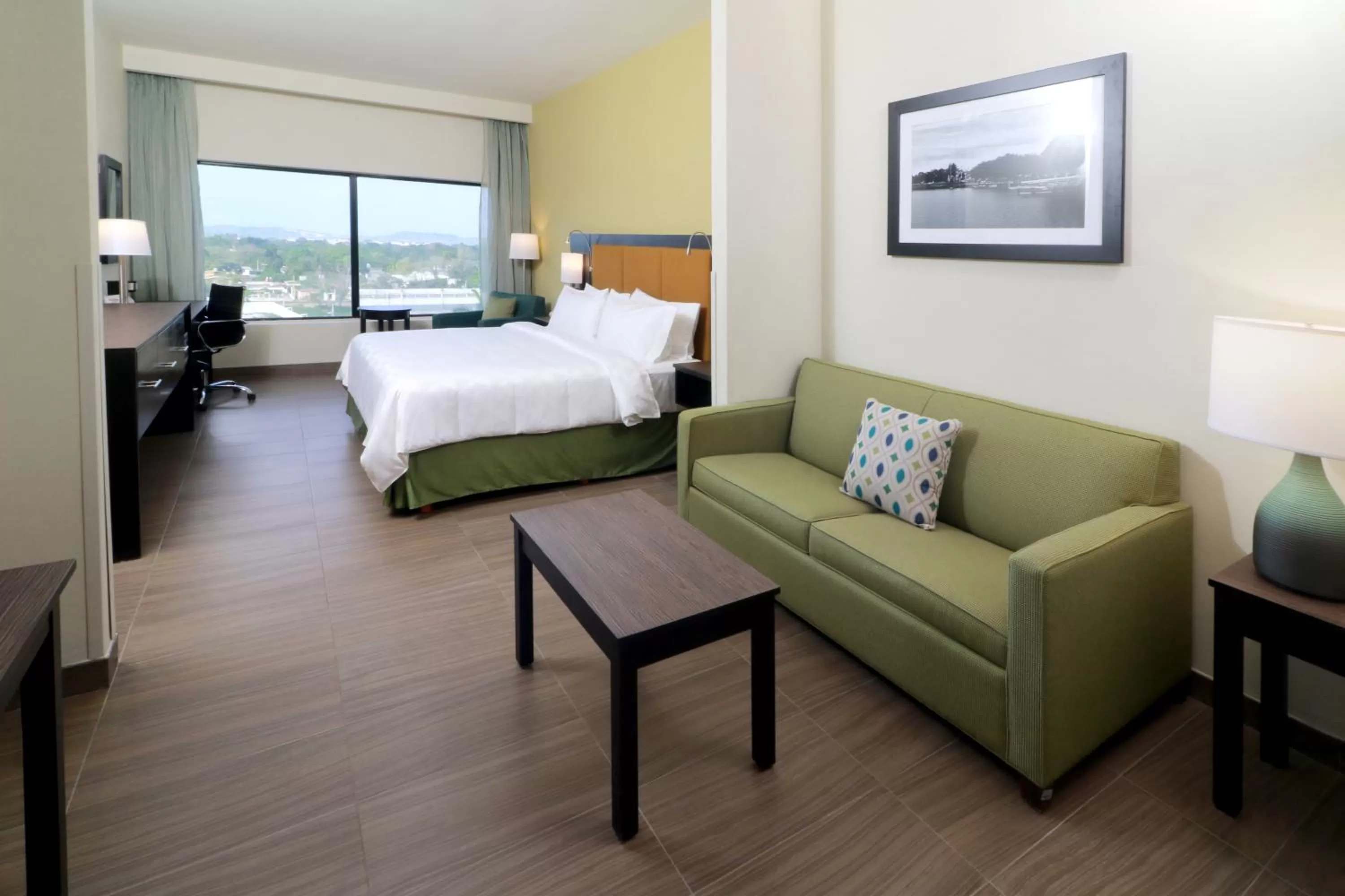 Photo of the whole room, Bed in Holiday Inn Tampico-Altamira by IHG