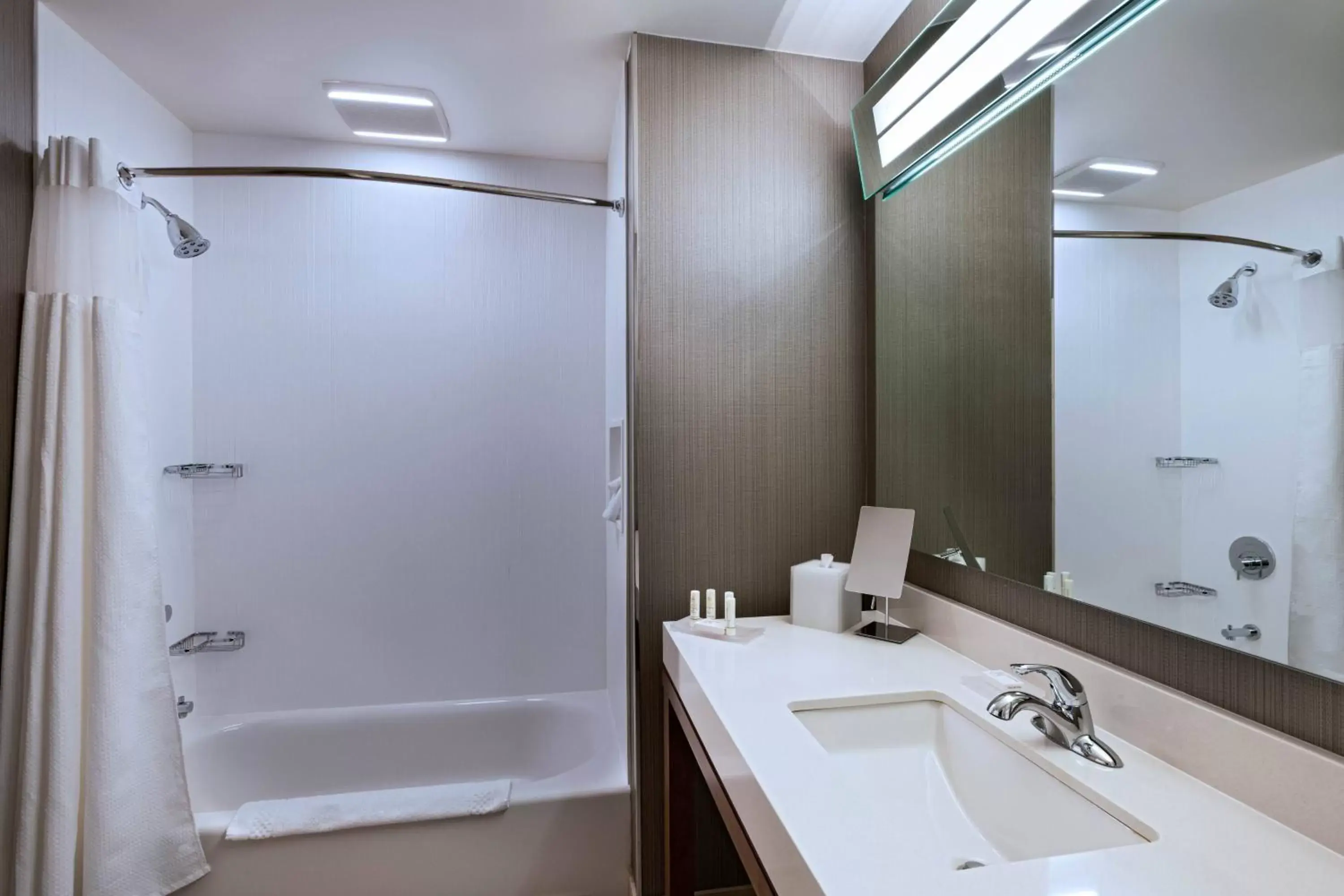 King Room with Sofa Bed - Hearing Accessible in Courtyard Dallas Grand Prairie King Room with Sofa Bed - Hearing Accessible in Courtyard Dallas Grand Prairie