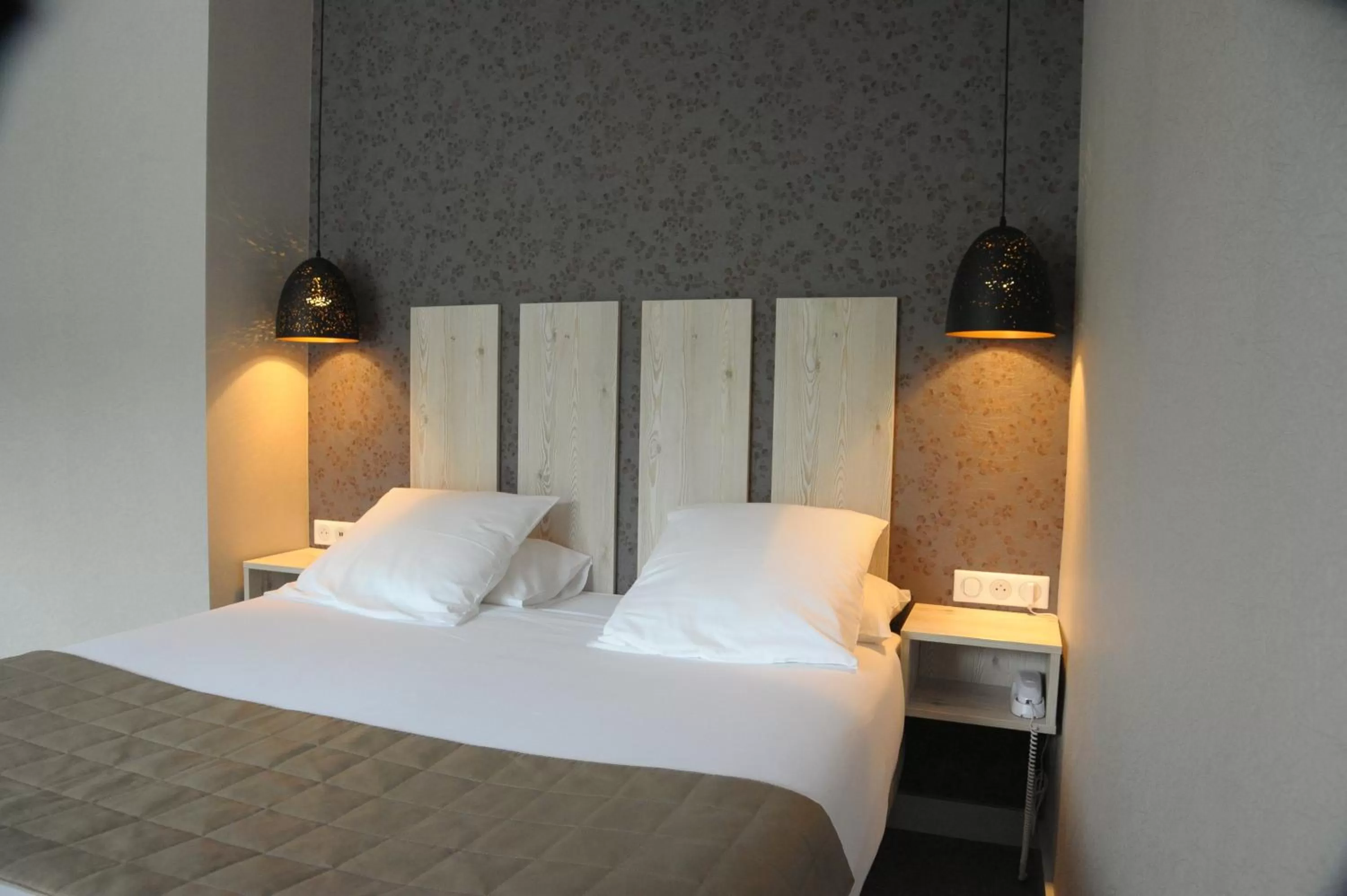 Bed in Urban Style L'Etape