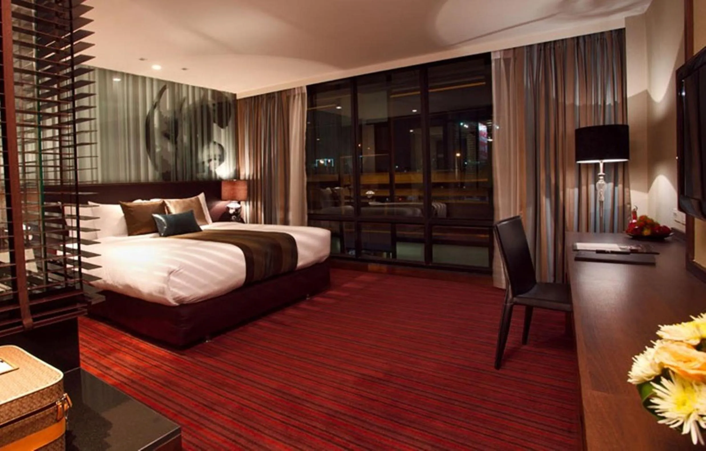 Photo of the whole room, Bed in M2 de Bangkok Hotel