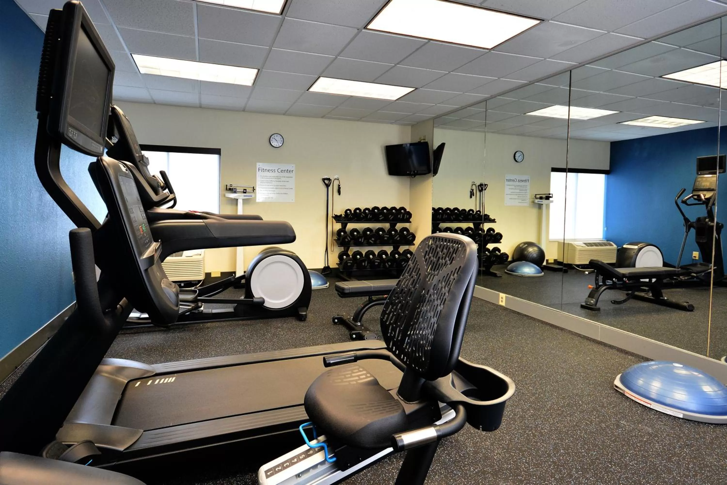 Fitness centre/facilities in Holiday Inn Express Richmond I-64 Short Pump Area by IHG