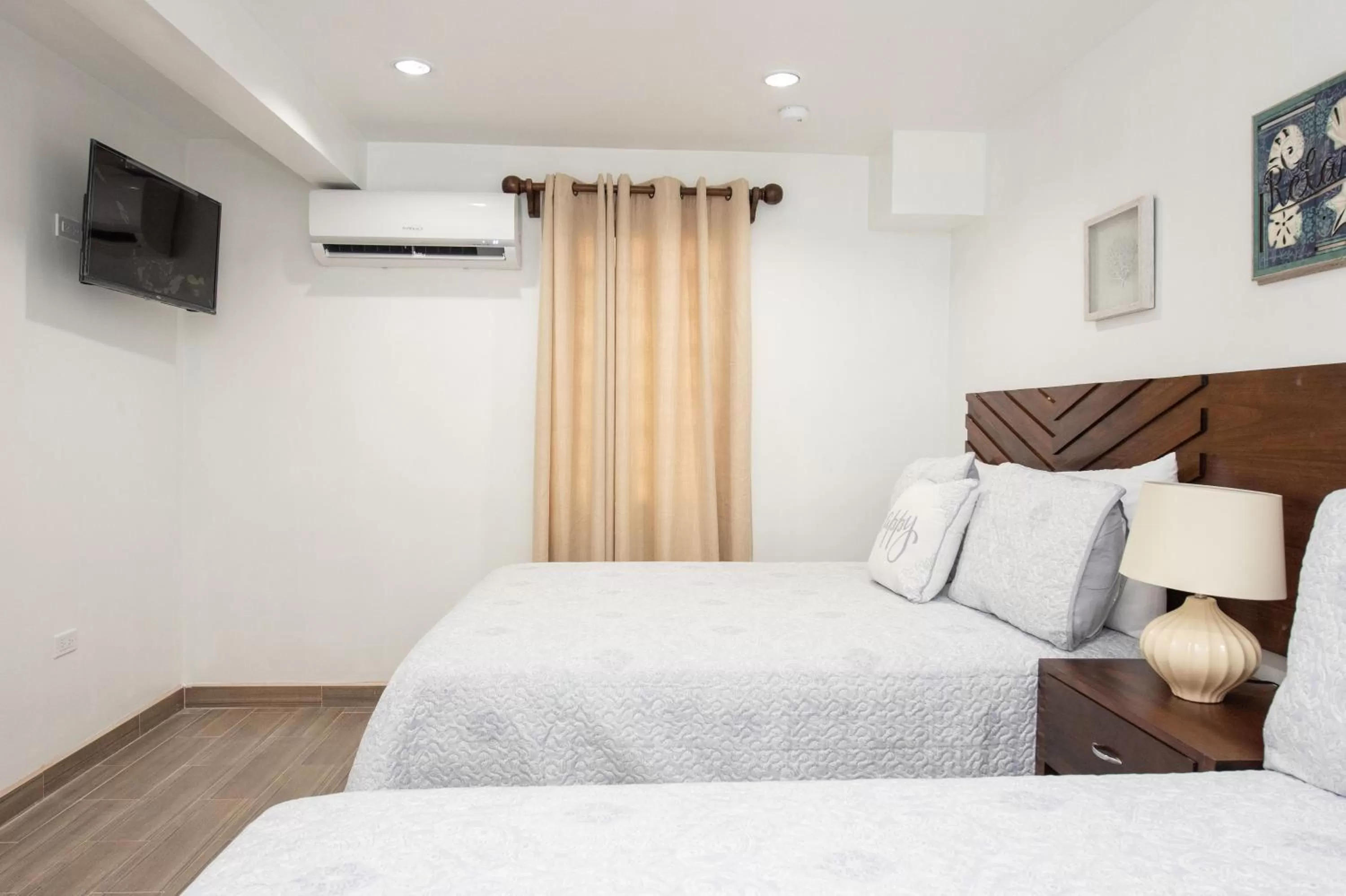 Patio, Bed in La Casa de Paz Hotel