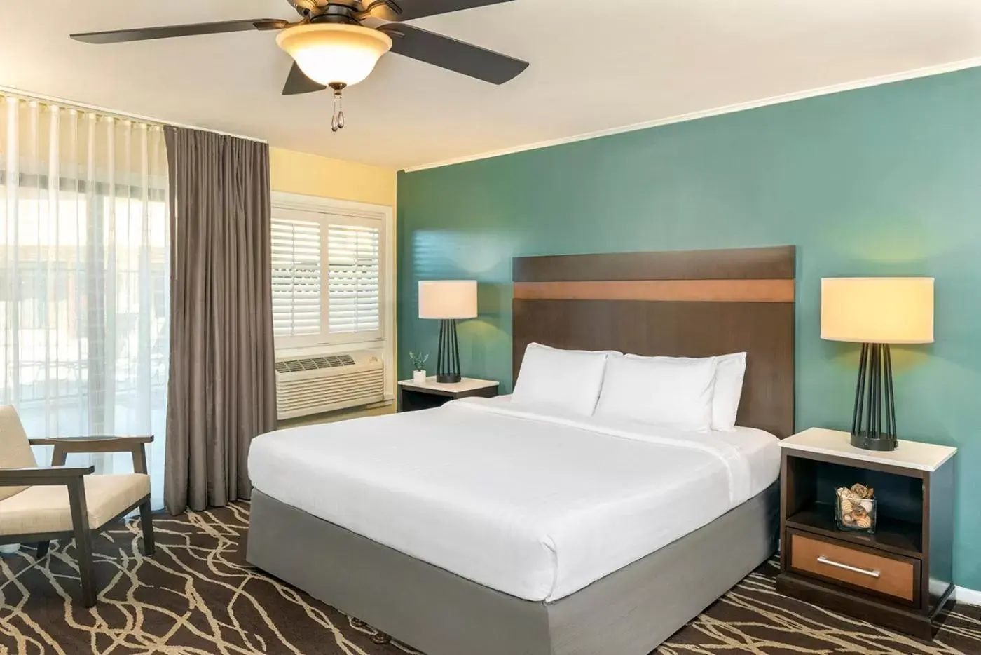 King Room in The Pierpont Inn King Room in The Pierpont Inn