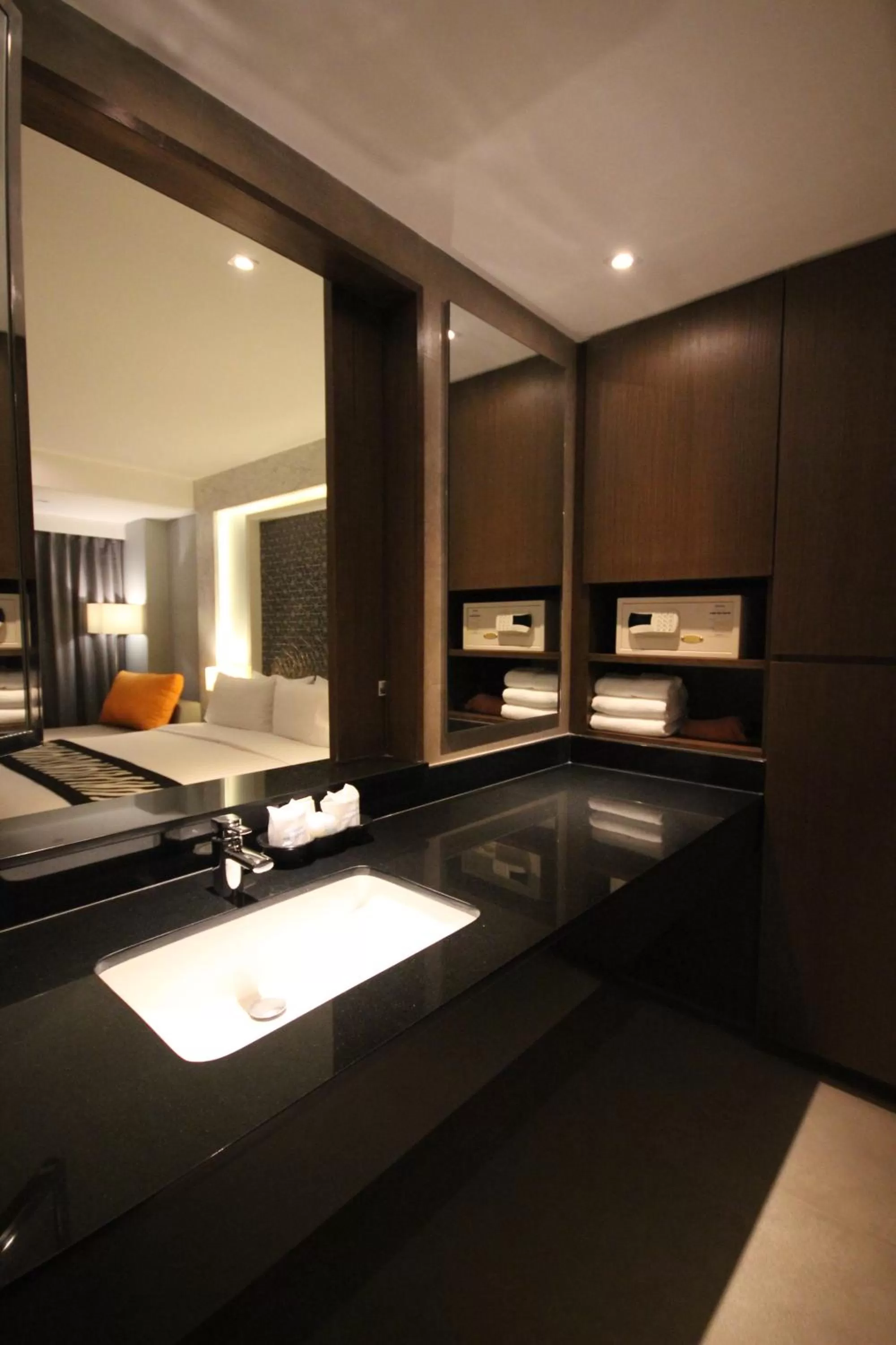 Bathroom in Season Five Hotel