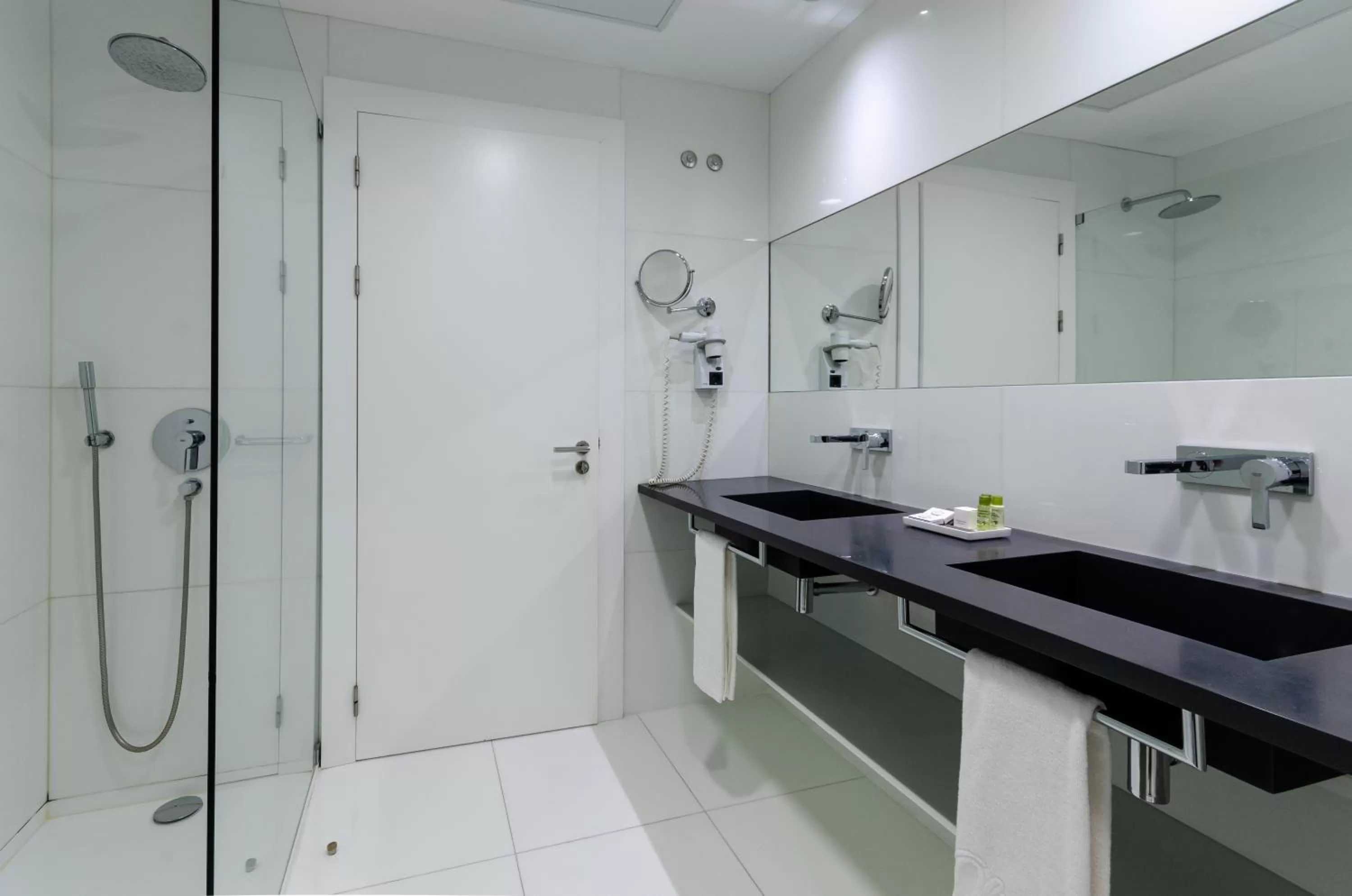 Bathroom in Olissippo Saldanha