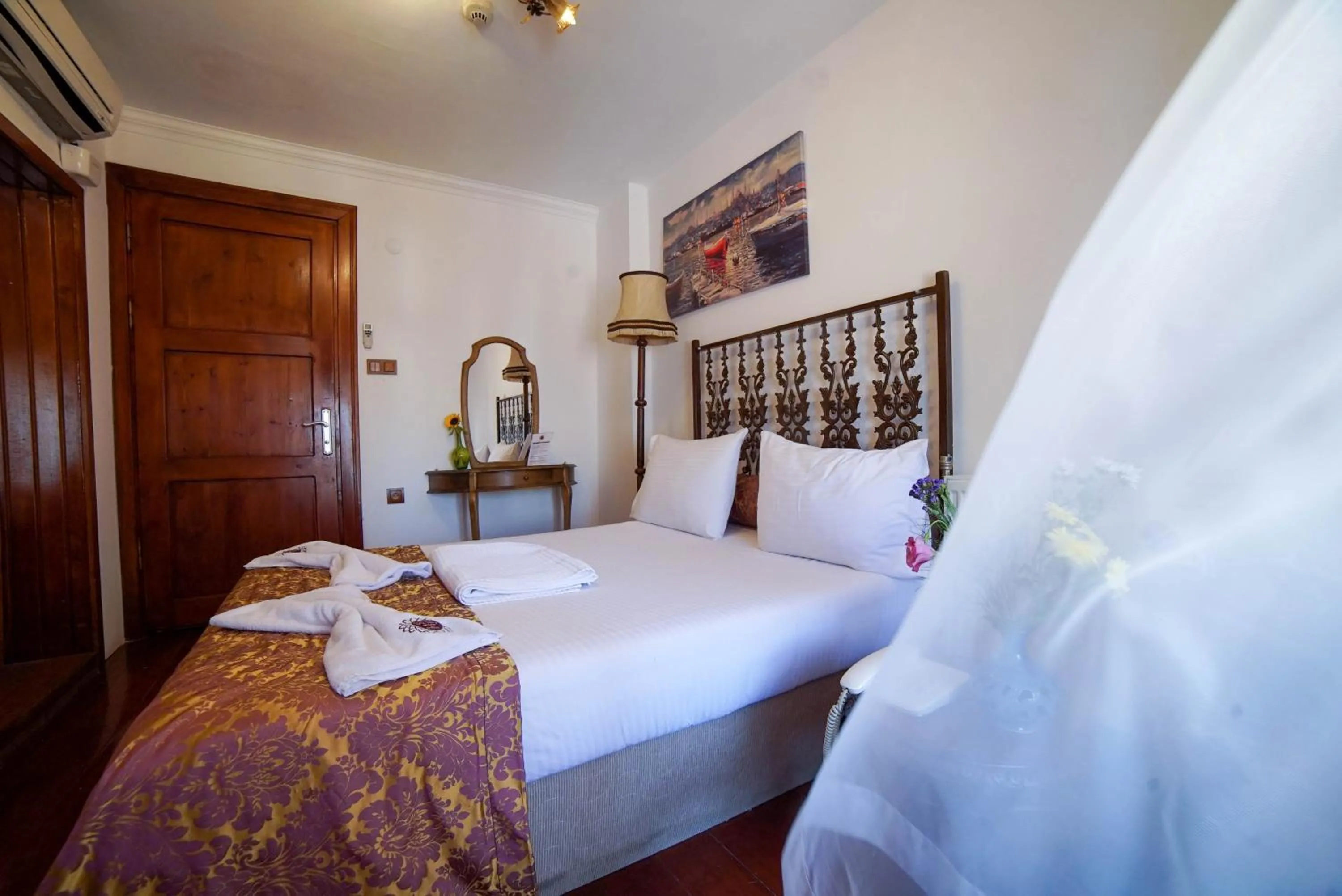 Photo of the whole room, Bed in Sarnıç Butik Otel