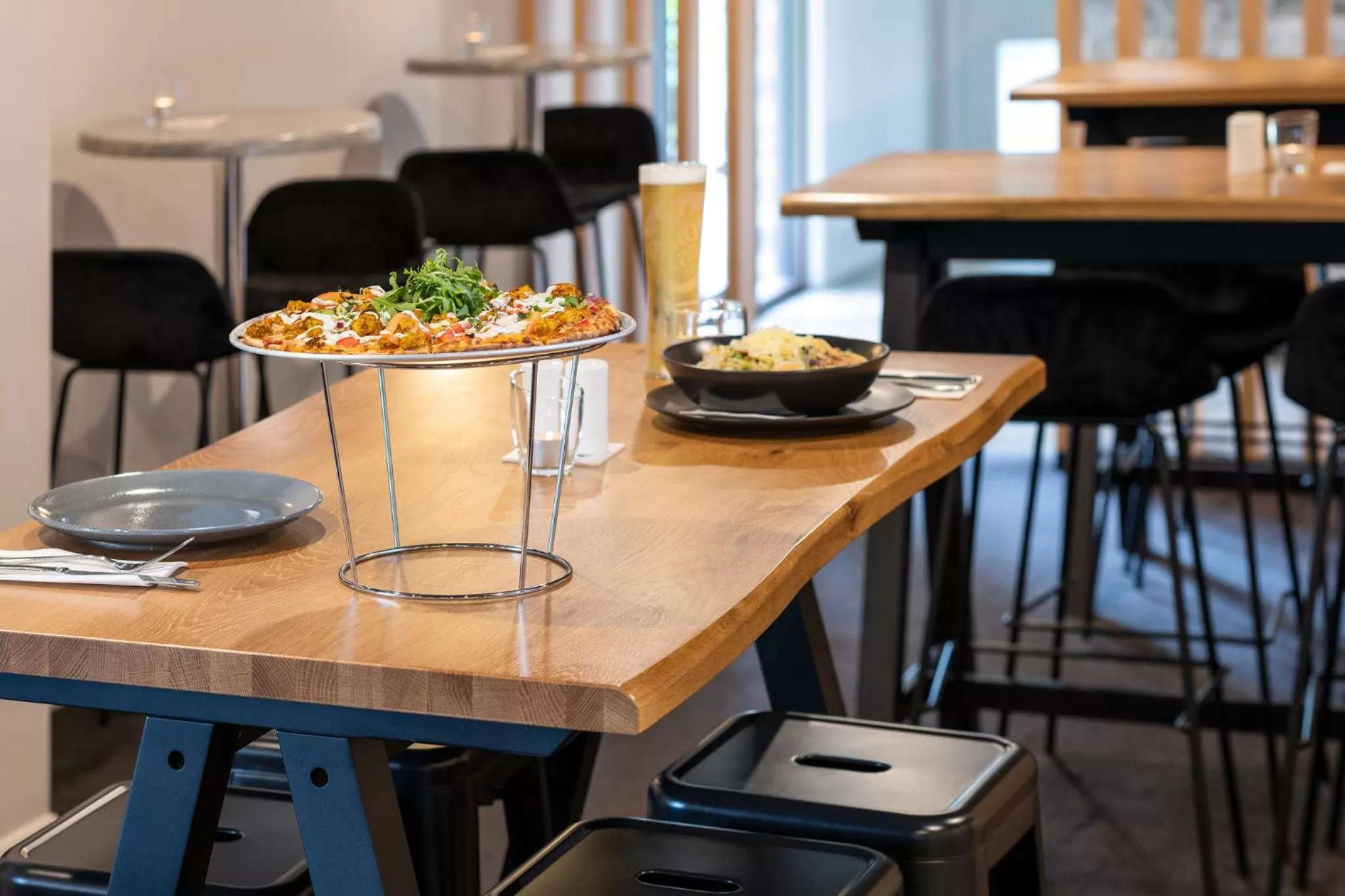 Restaurant/places to eat in Zig Zag Motel & Apartments