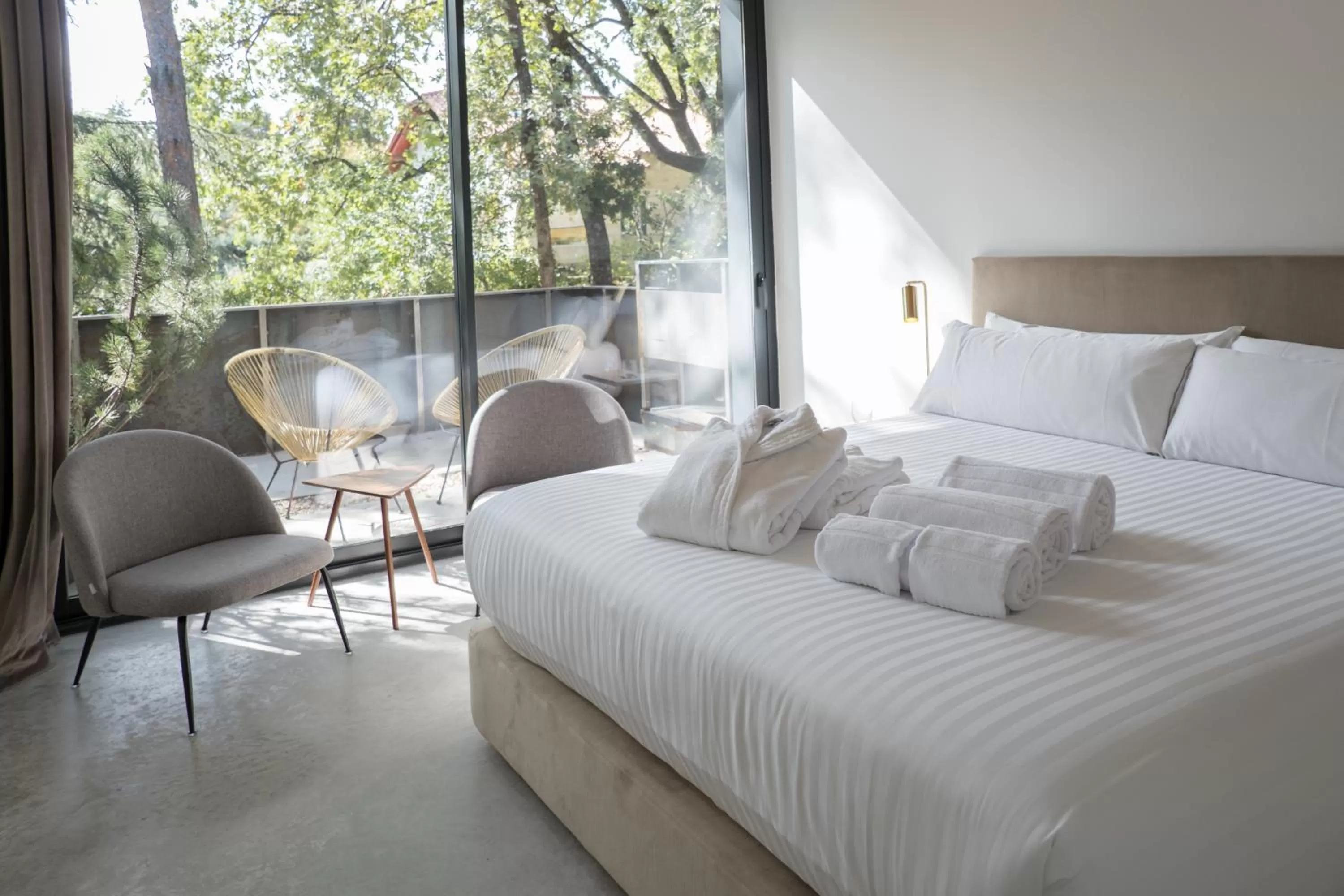 Bed in BOX ART ALPINO