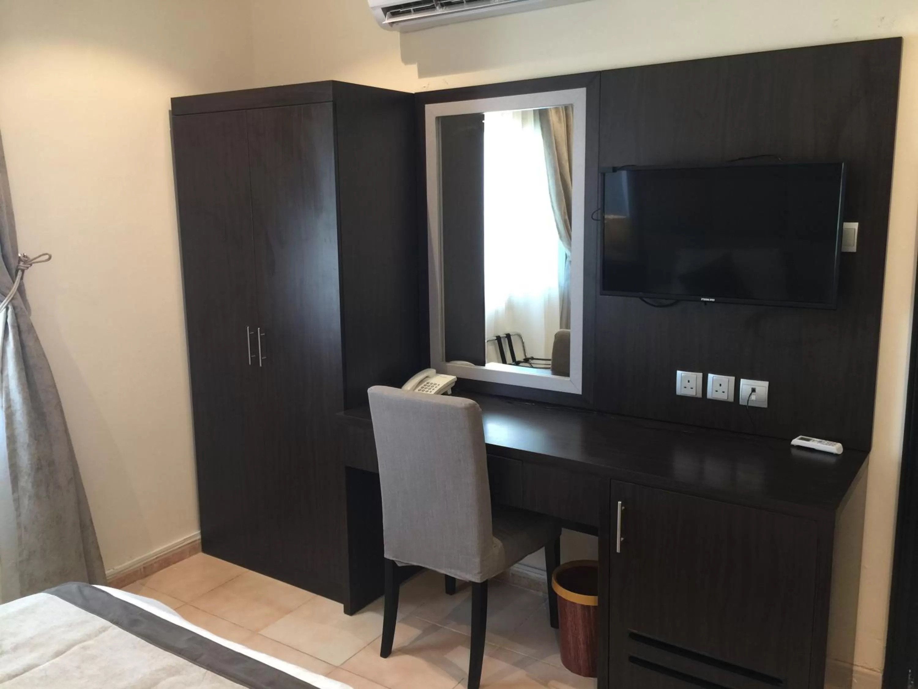 TV/Entertainment Center in Alshaheen Suites