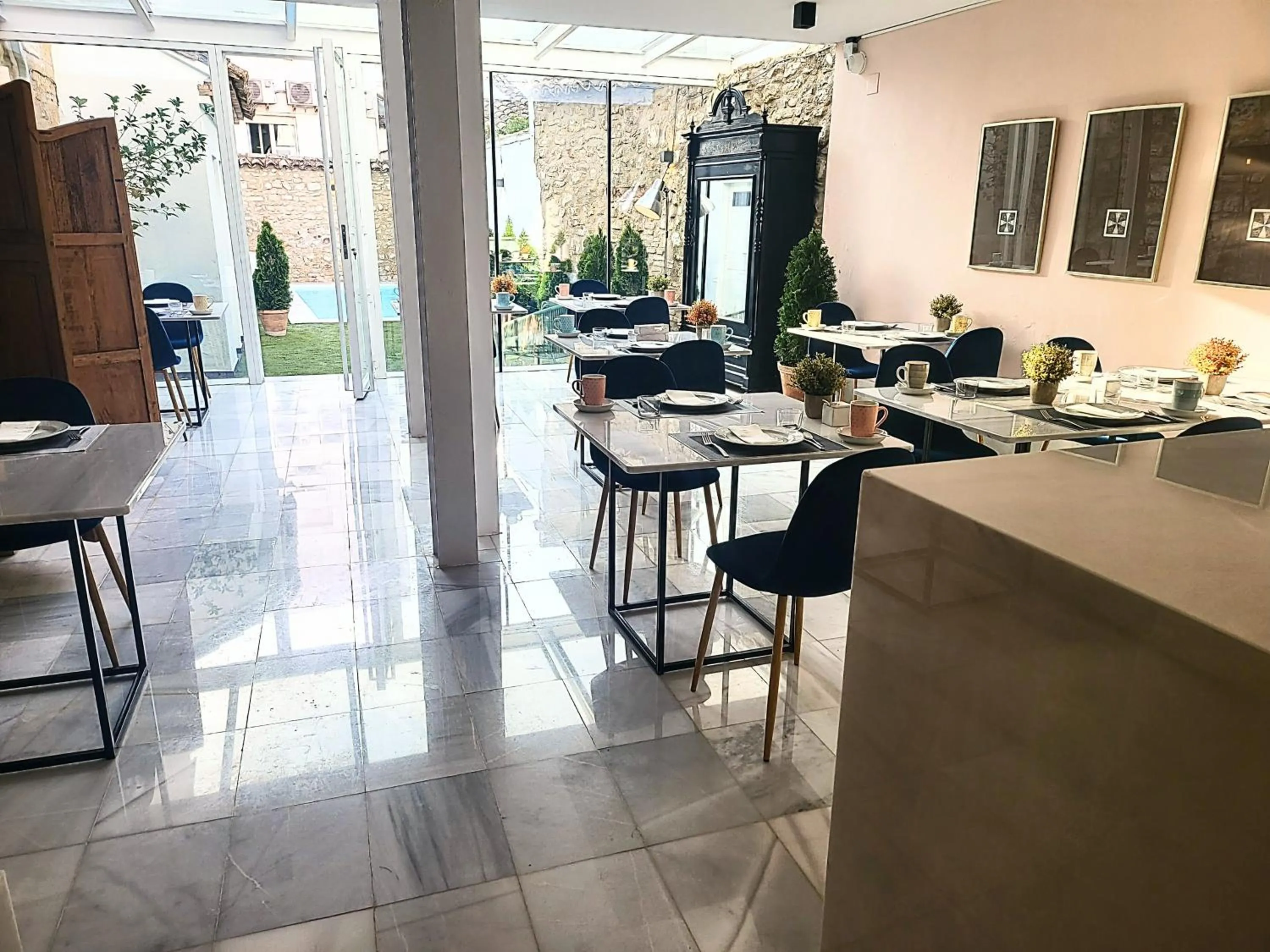 Restaurant/Places to Eat in Hotel Fuentenueva