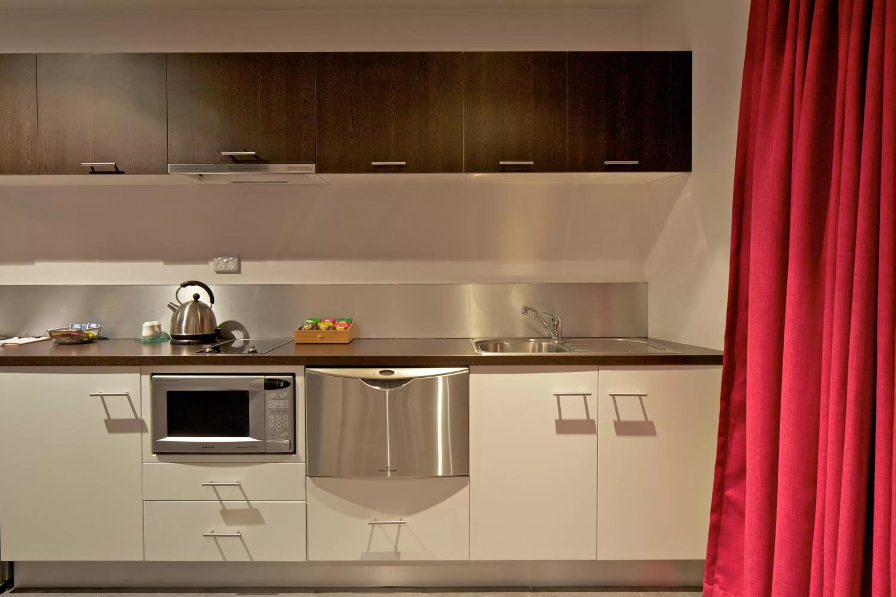 Kitchen or kitchenette in Zero Davey Boutique Apartment Hotel