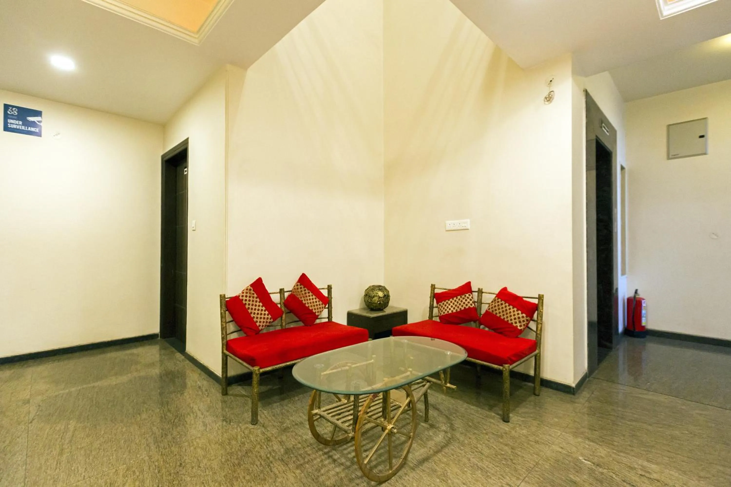 Facade/entrance in Hotel Sunday Inn