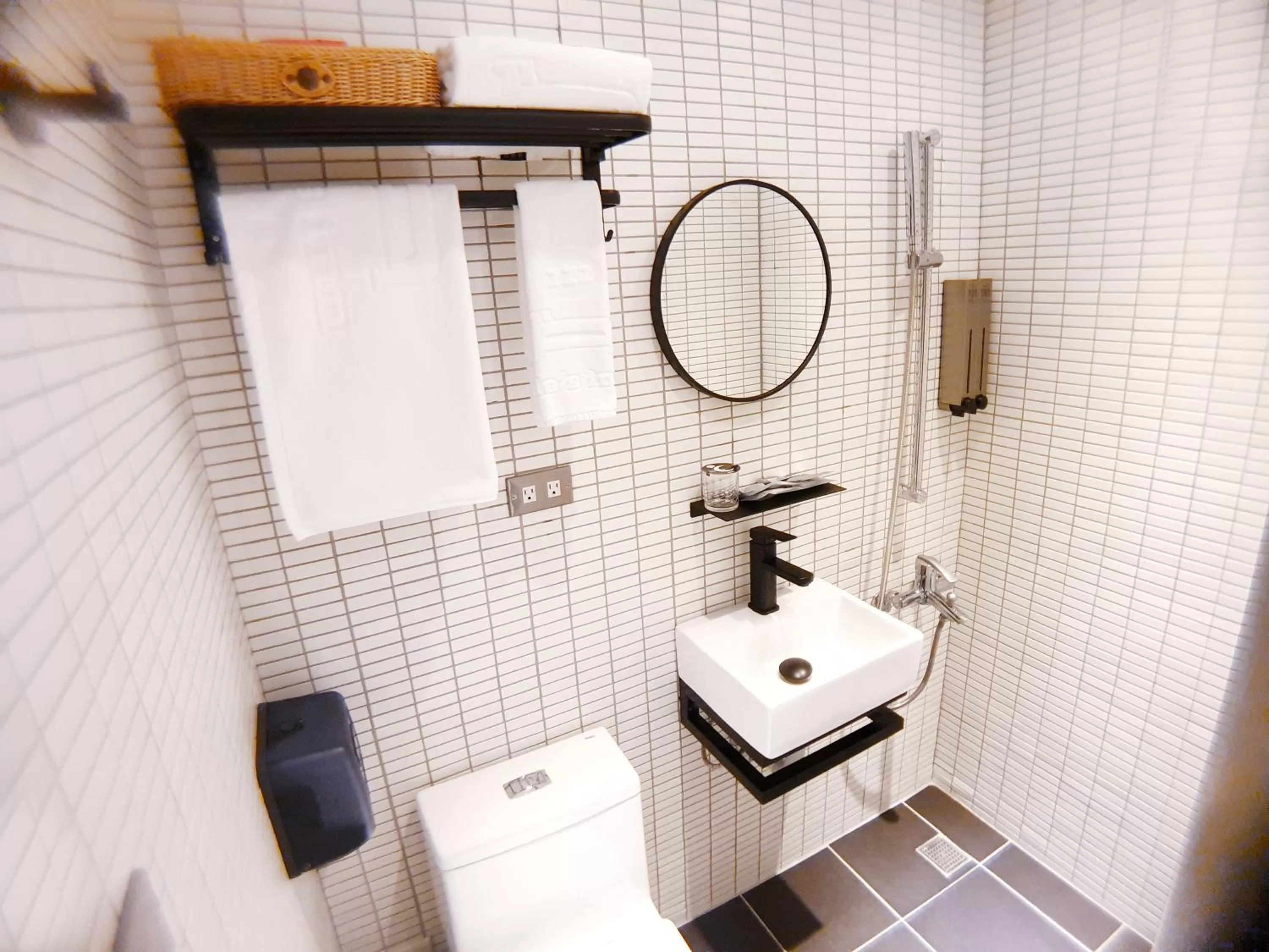 Shower in River inn Station