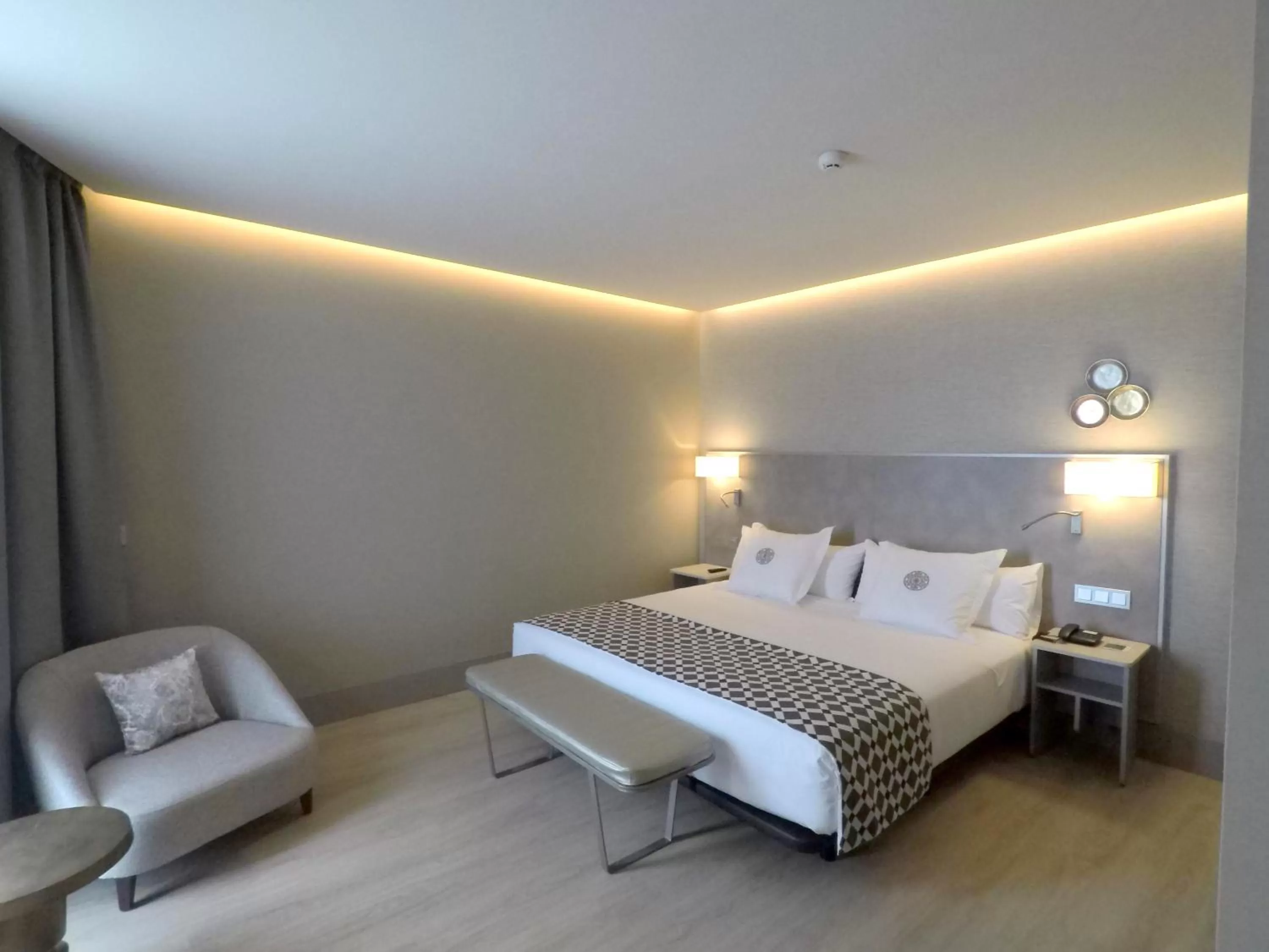 Decorative detail, Bed in Hotel América Sevilla