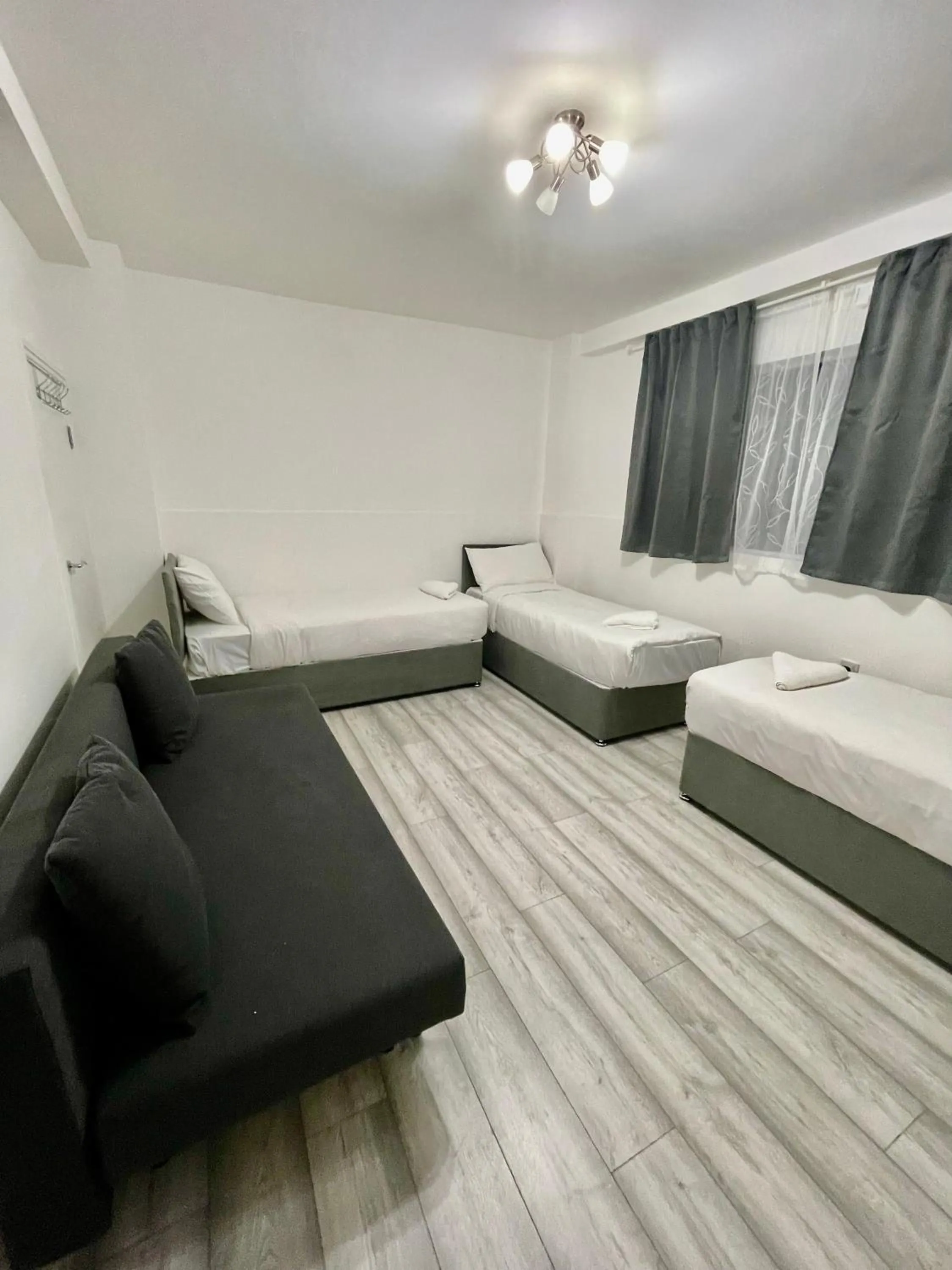 Other, Bed in Comfortable - Cosy - Budget Studios in City Center