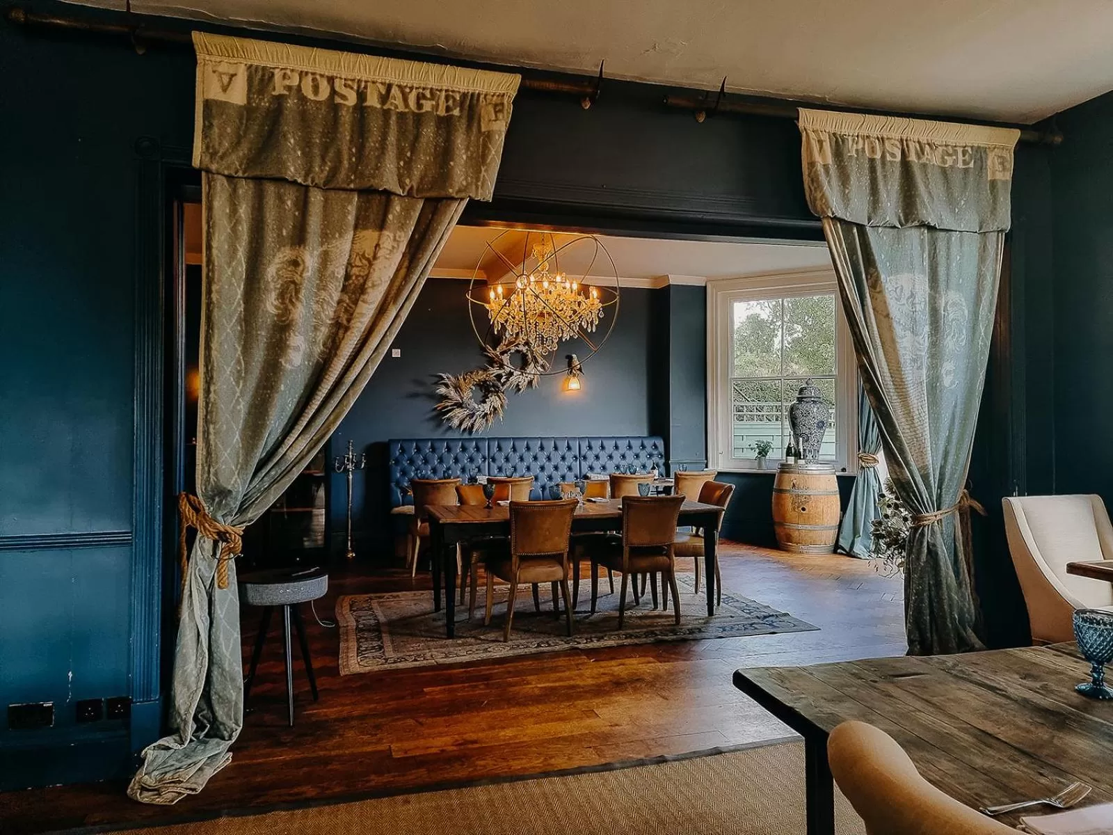 Restaurant/places to eat in Verzon House