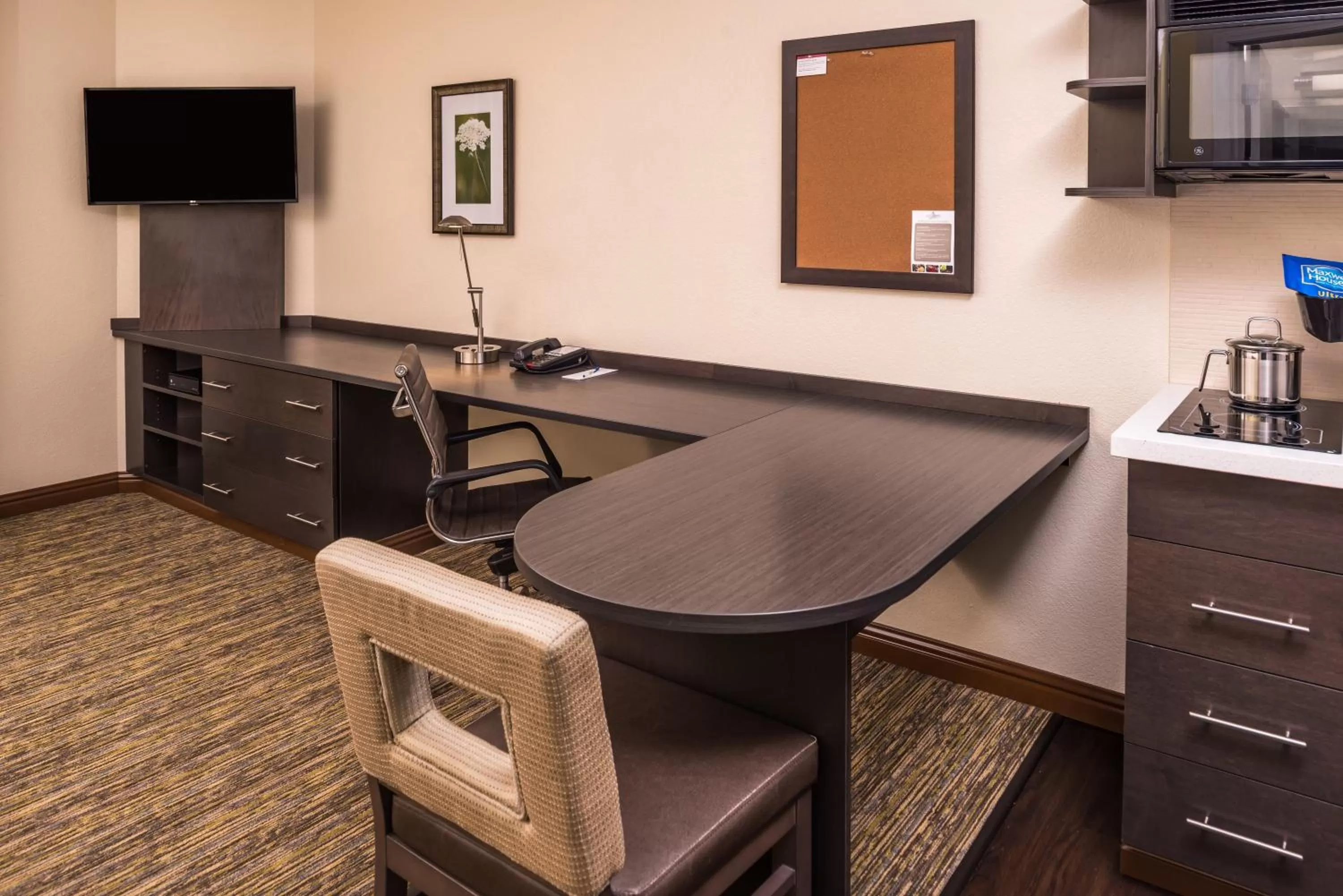 Photo of the whole room in Candlewood Suites Kansas City by IHG