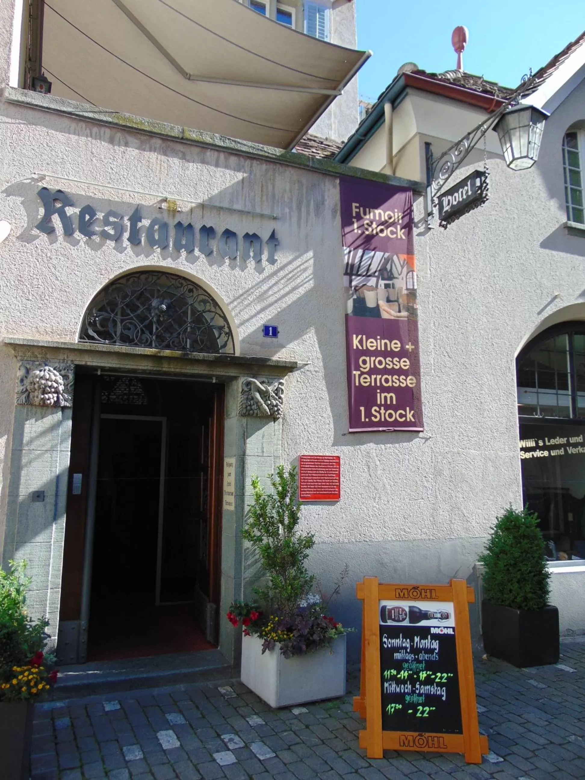 Property building in Zunfthaus zur Rebleuten