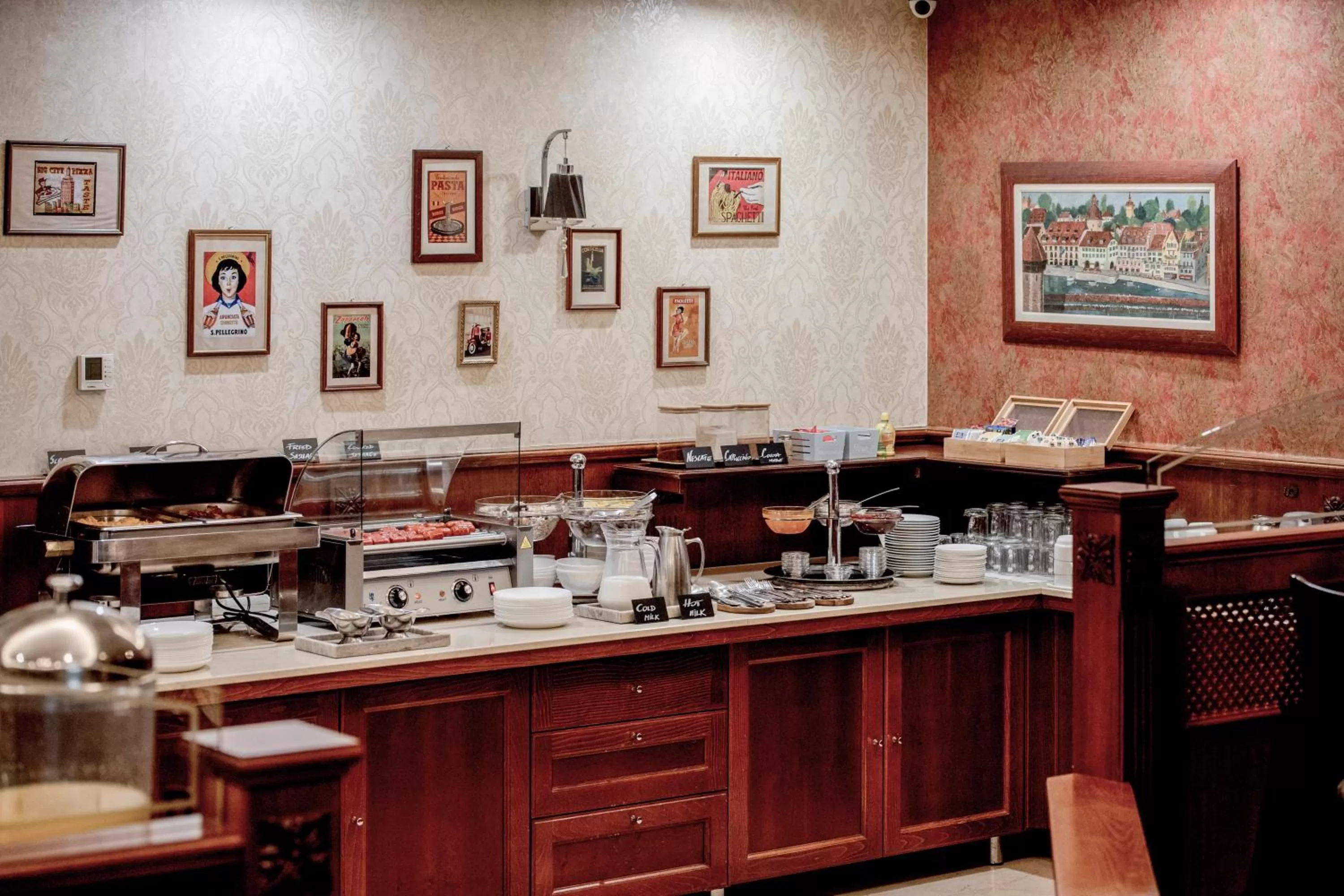 Restaurant/places to eat in Gold Hotel Budapest