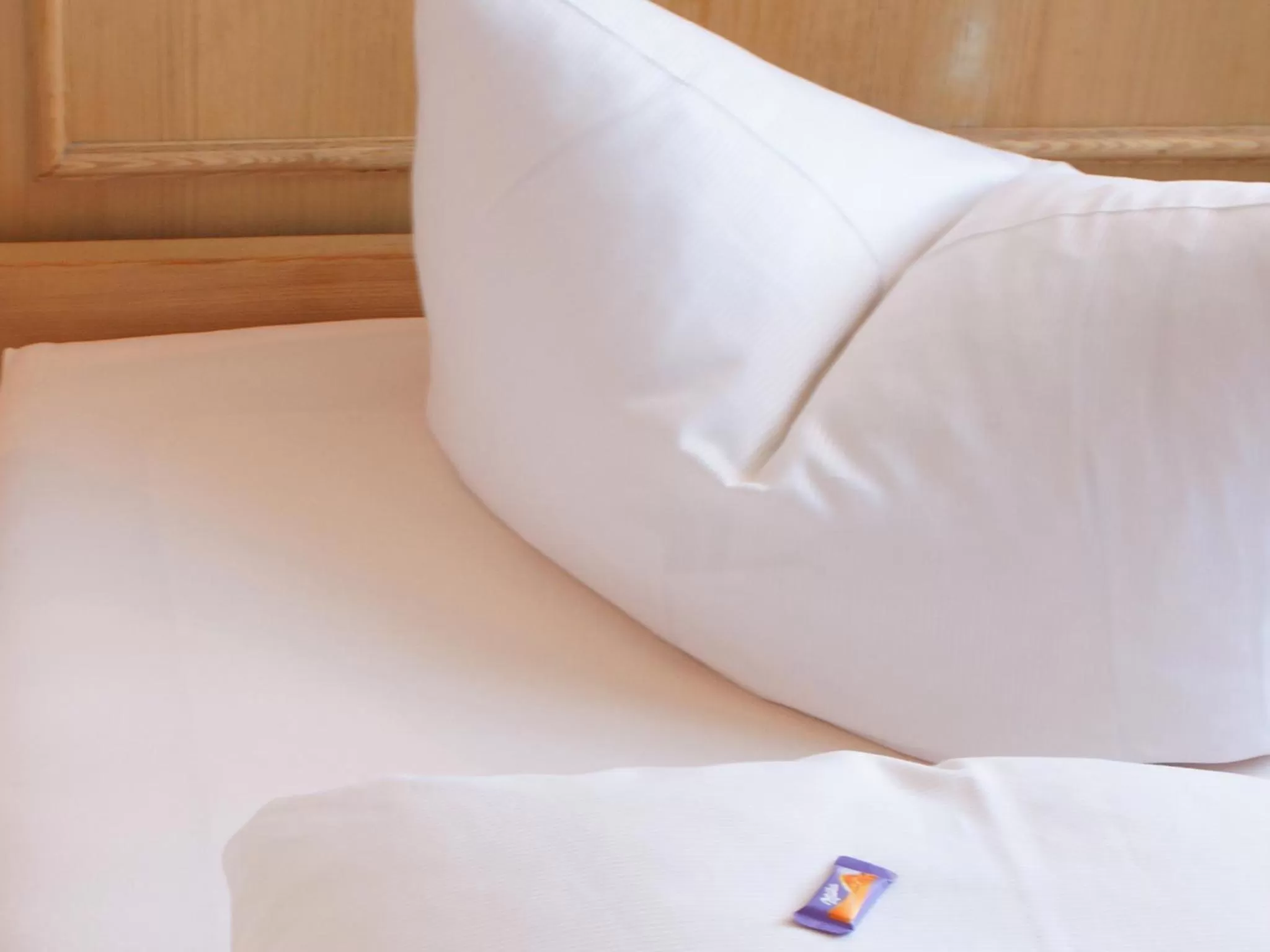 Decorative detail, Bed in Hotel Grüner Baum