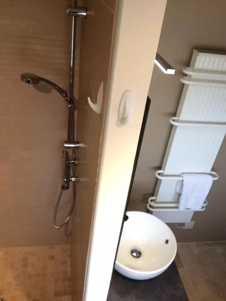 Bathroom in Chambre d'hotes la Quercynoise