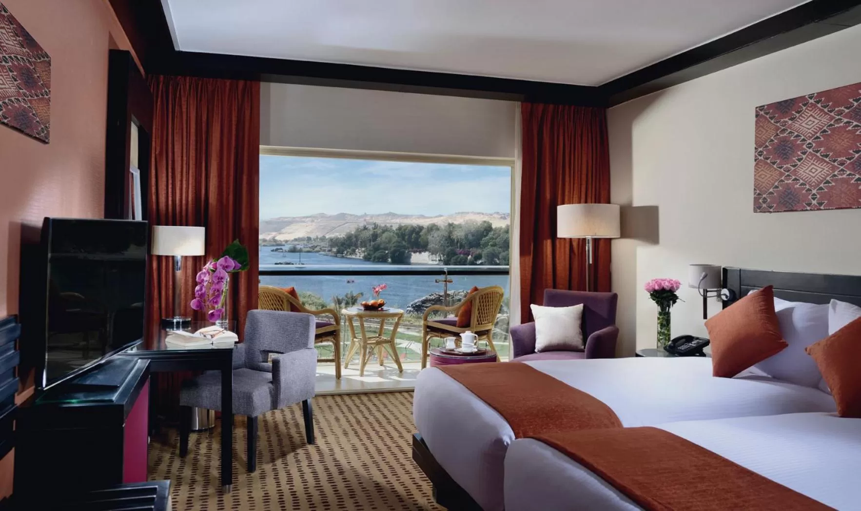 Bedroom, Bed in Mövenpick Resort Aswan