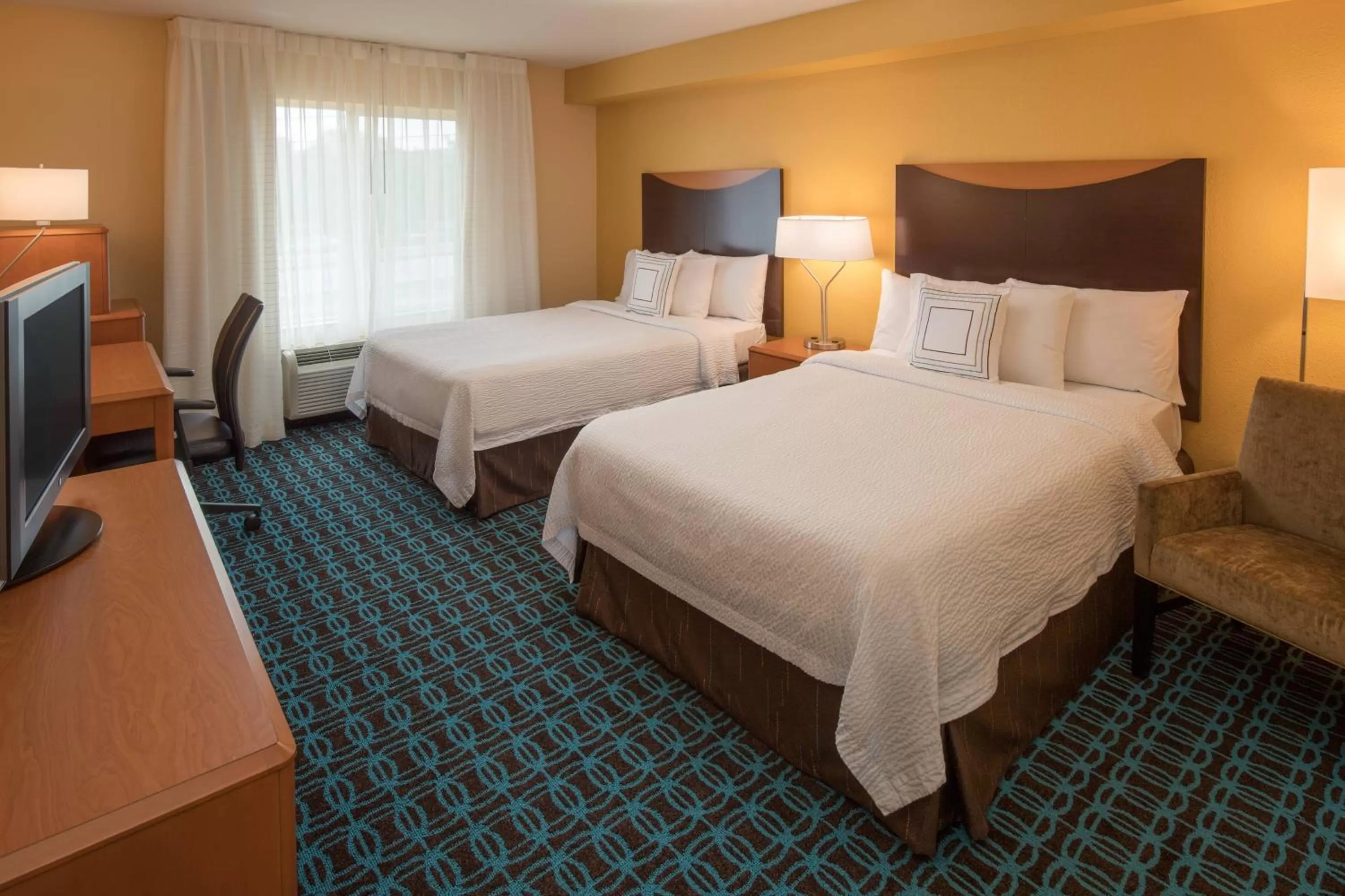 Queen Room with Two Queen Beds - Hearing Accessible in Fairfield Inn & Suites by Marriott Portland North
