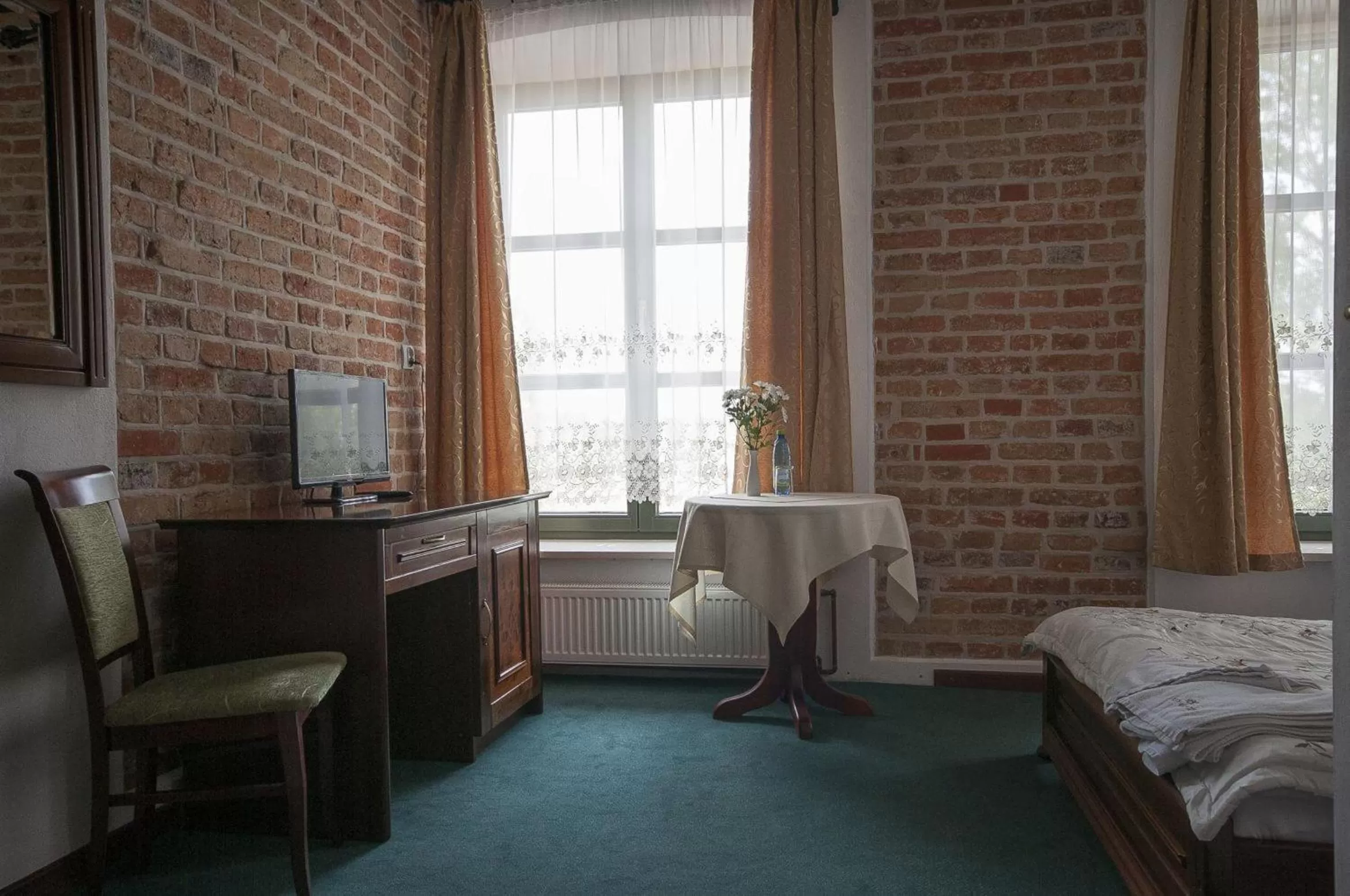 Photo of the whole room, Seating Area in Hotel Restauracja Pod Parowozem