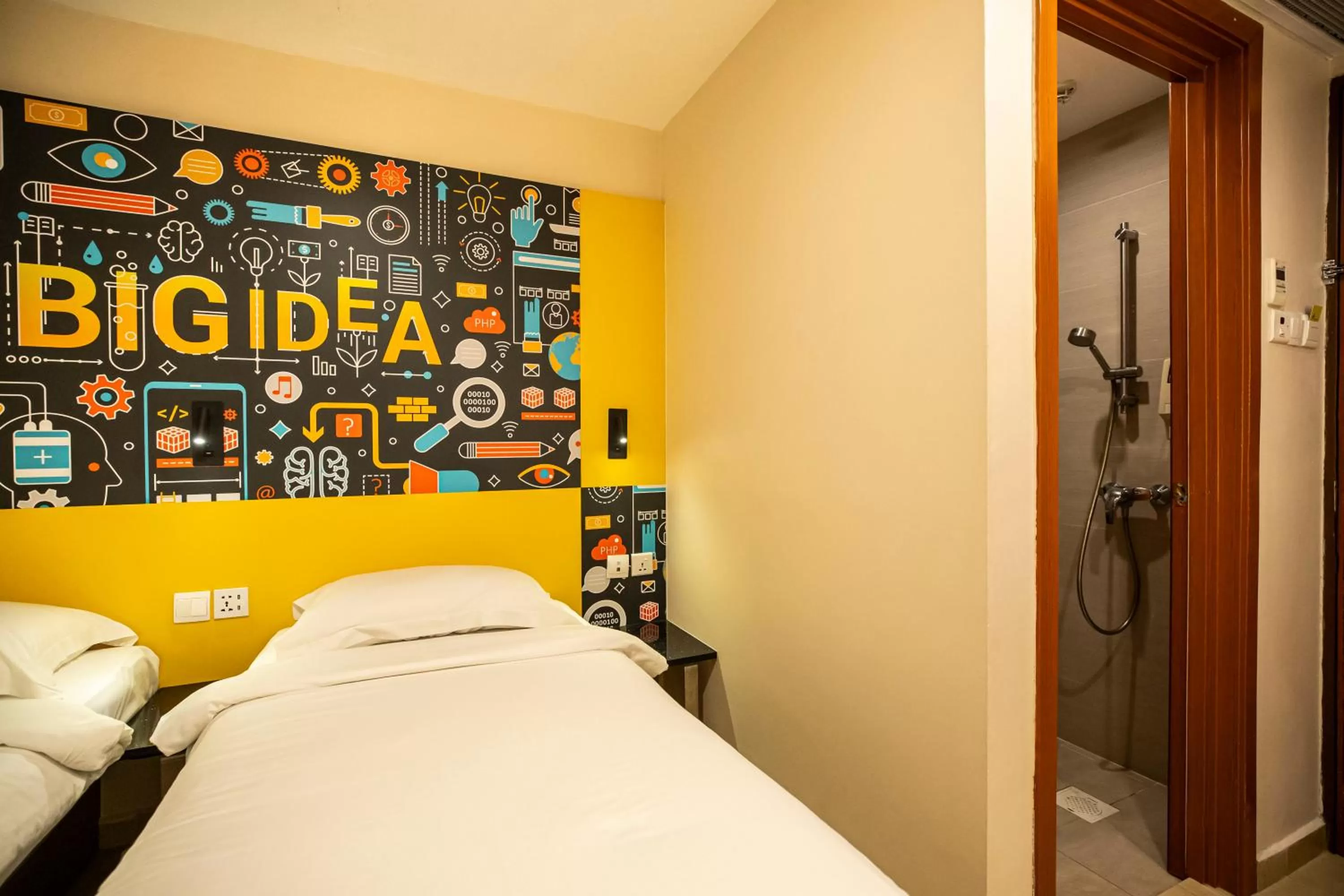 Photo of the whole room, Bed in Fragrance Hotel - Oasis