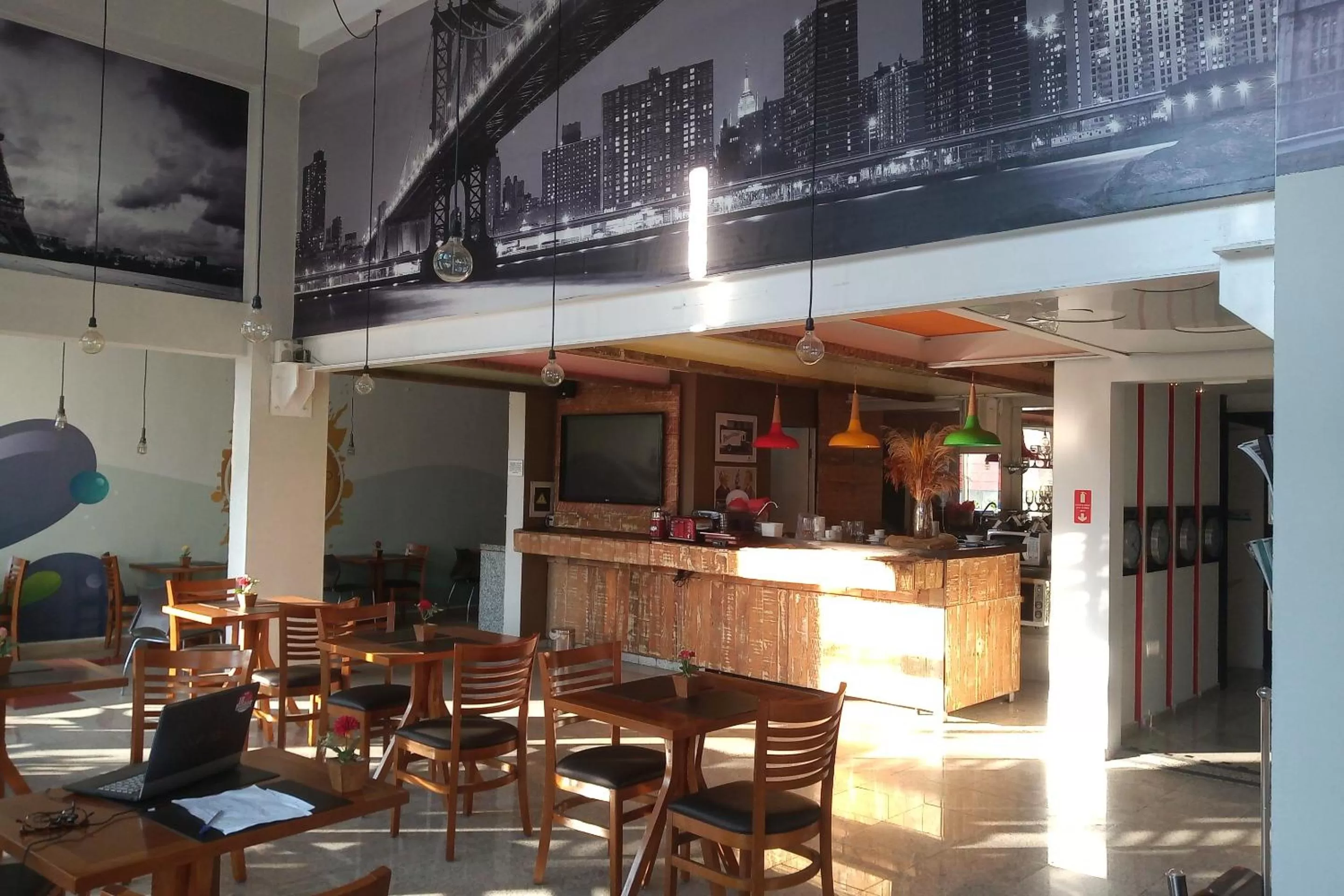 Buffet breakfast, Restaurant/Places to Eat in Compacto Hotel Alphaville Campinas