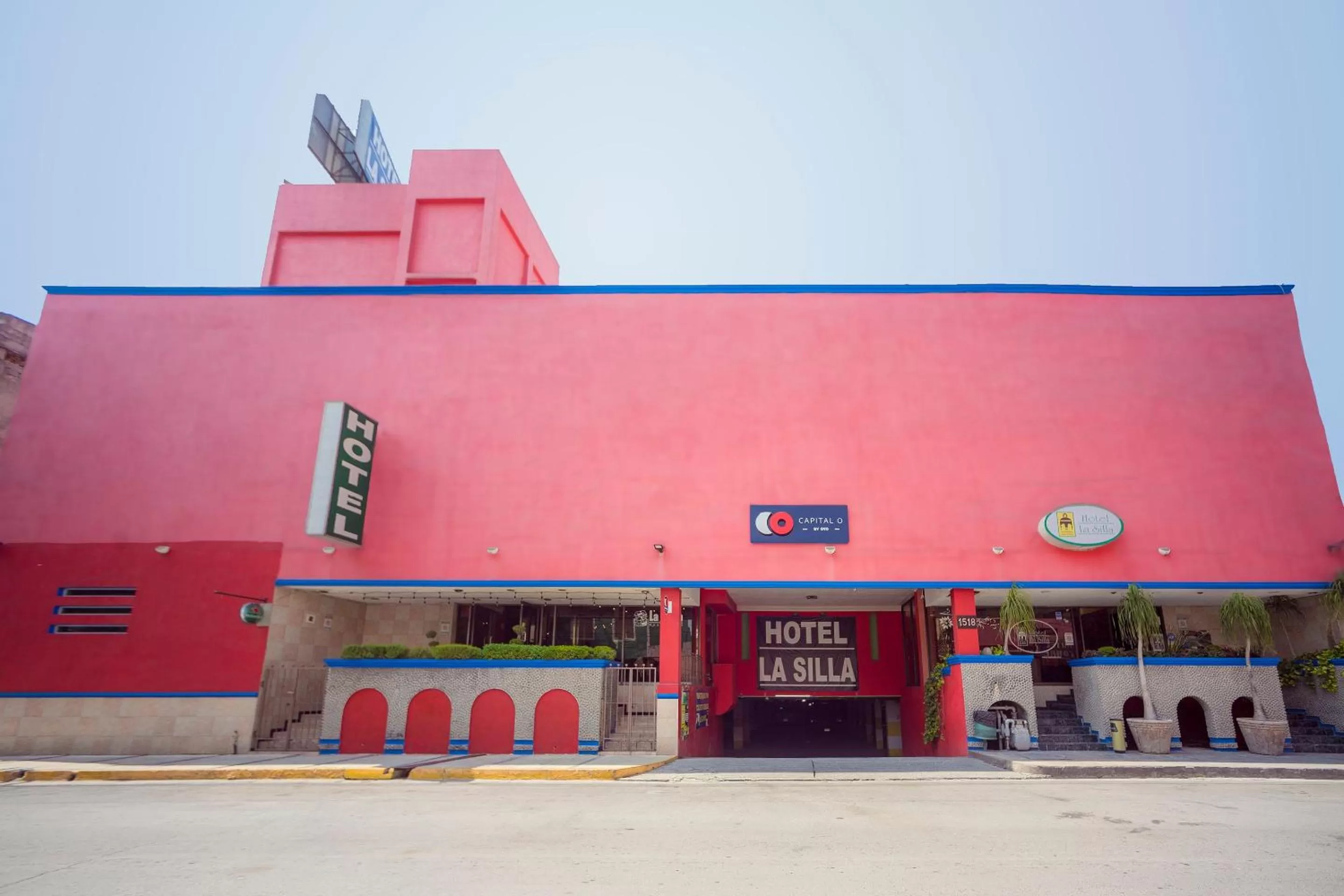 Facade/entrance in Hotel La Silla