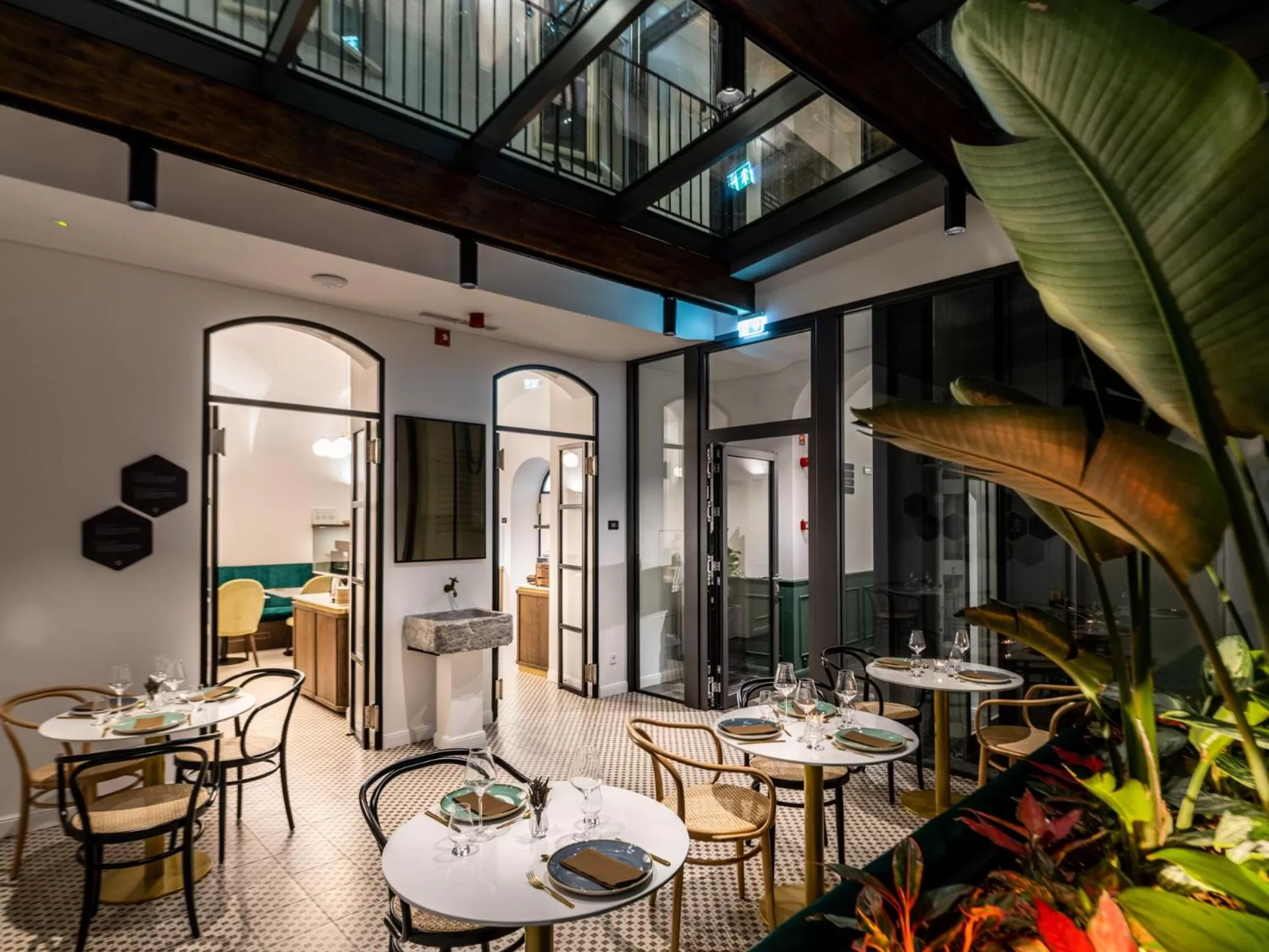 Dining area in Hotel Heritage