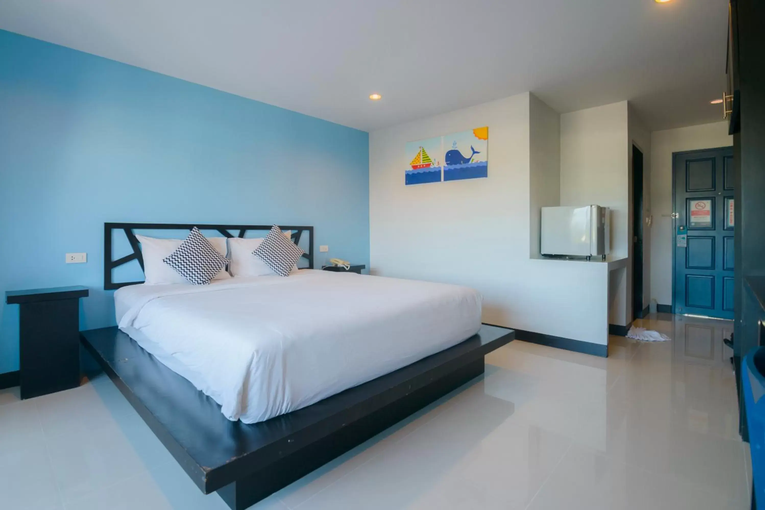 Deluxe Double Room - City View in Sleep Whale Hotel Deluxe Double Room - City View in Sleep Whale Hotel